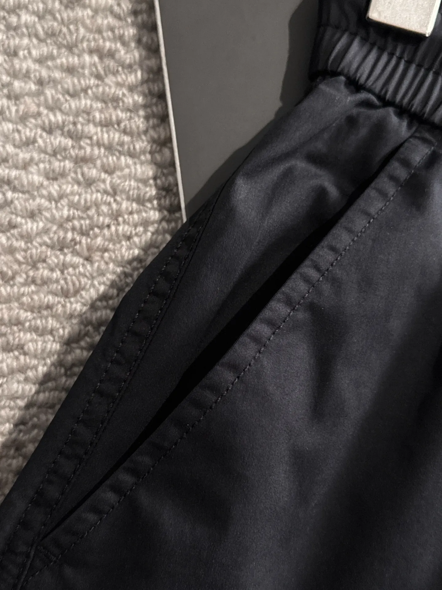 🅿️380 next day shipping Dior 2025 spring and summer new elastic band casual pants, thin counter custom fabrics, high breathability and comfort, impeccable details, brand element design concept, reflecting high quality. It feels delicate and soft! It presents a casual cut and the upper body shape is great! Size: M-4XL