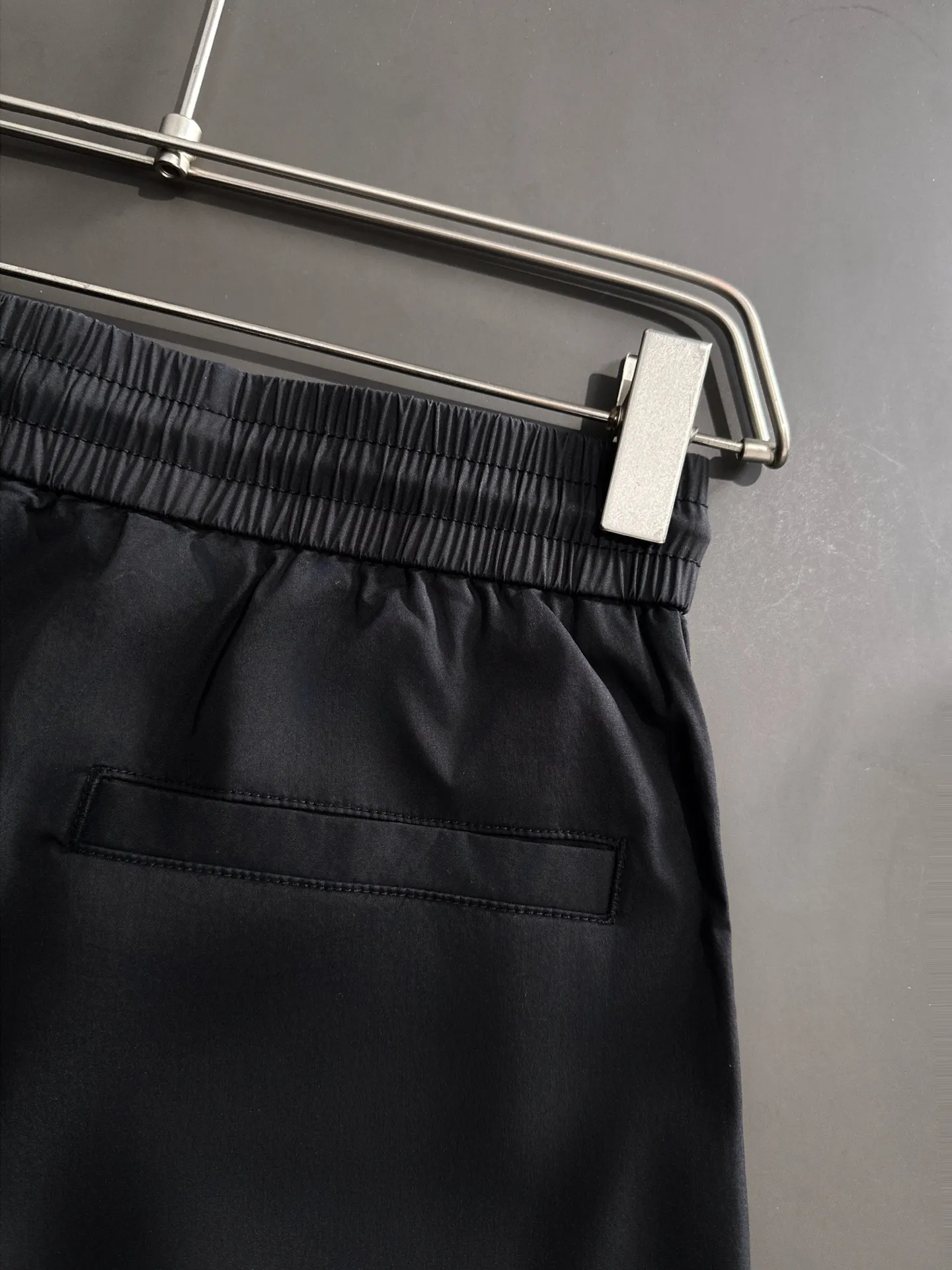 🅿️380 next day shipping Dior 2025 spring and summer new elastic band casual pants, thin counter custom fabrics, high breathability and comfort, impeccable details, brand element design concept, reflecting high quality. It feels delicate and soft! It presents a casual cut and the upper body shape is great! Size: M-4XL