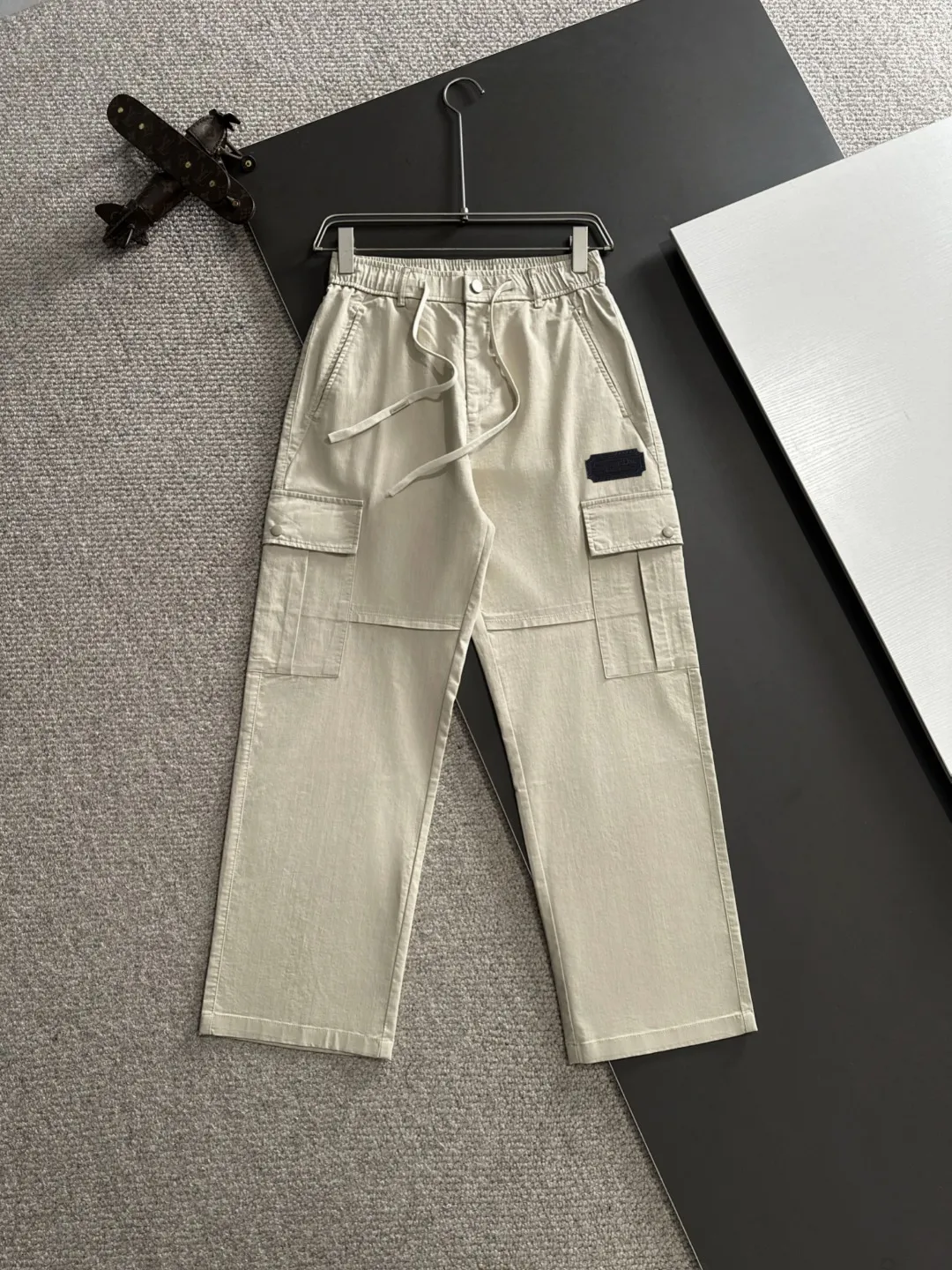 🅿️400 next day shipping DIOR 2025 spring and summer new elastic band casual pants, thin counter custom fabrics, high breathability and comfort, impeccable details, brand element design concept, reflecting high quality. It feels delicate and soft! It presents a casual cut and the upper body shape is great! Size: M-4XL