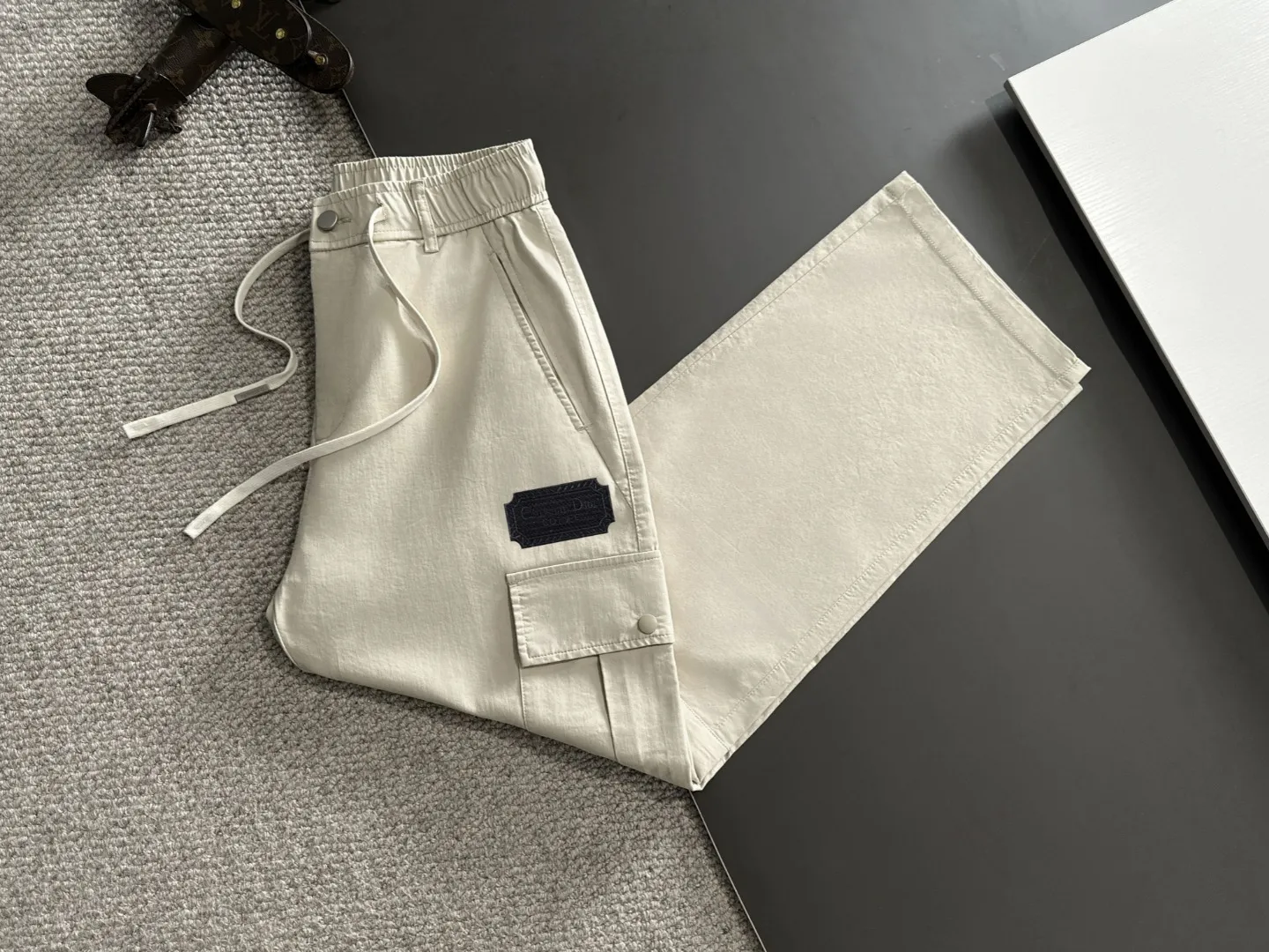 🅿️400 next day shipping DIOR 2025 spring and summer new elastic band casual pants, thin counter custom fabrics, high breathability and comfort, impeccable details, brand element design concept, reflecting high quality. It feels delicate and soft! It presents a casual cut and the upper body shape is great! Size: M-4XL