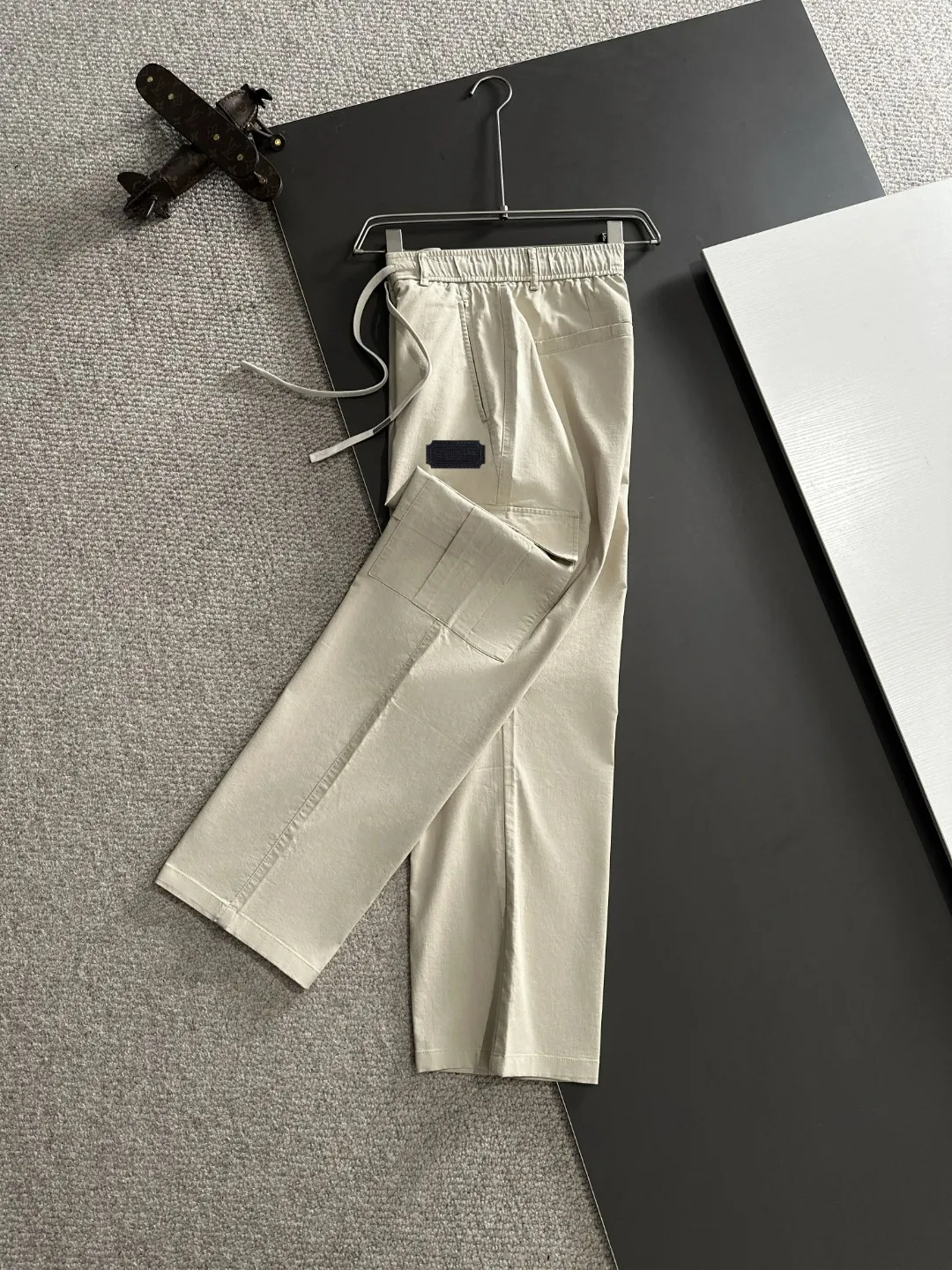 🅿️400 next day shipping DIOR 2025 spring and summer new elastic band casual pants, thin counter custom fabrics, high breathability and comfort, impeccable details, brand element design concept, reflecting high quality. It feels delicate and soft! It presents a casual cut and the upper body shape is great! Size: M-4XL