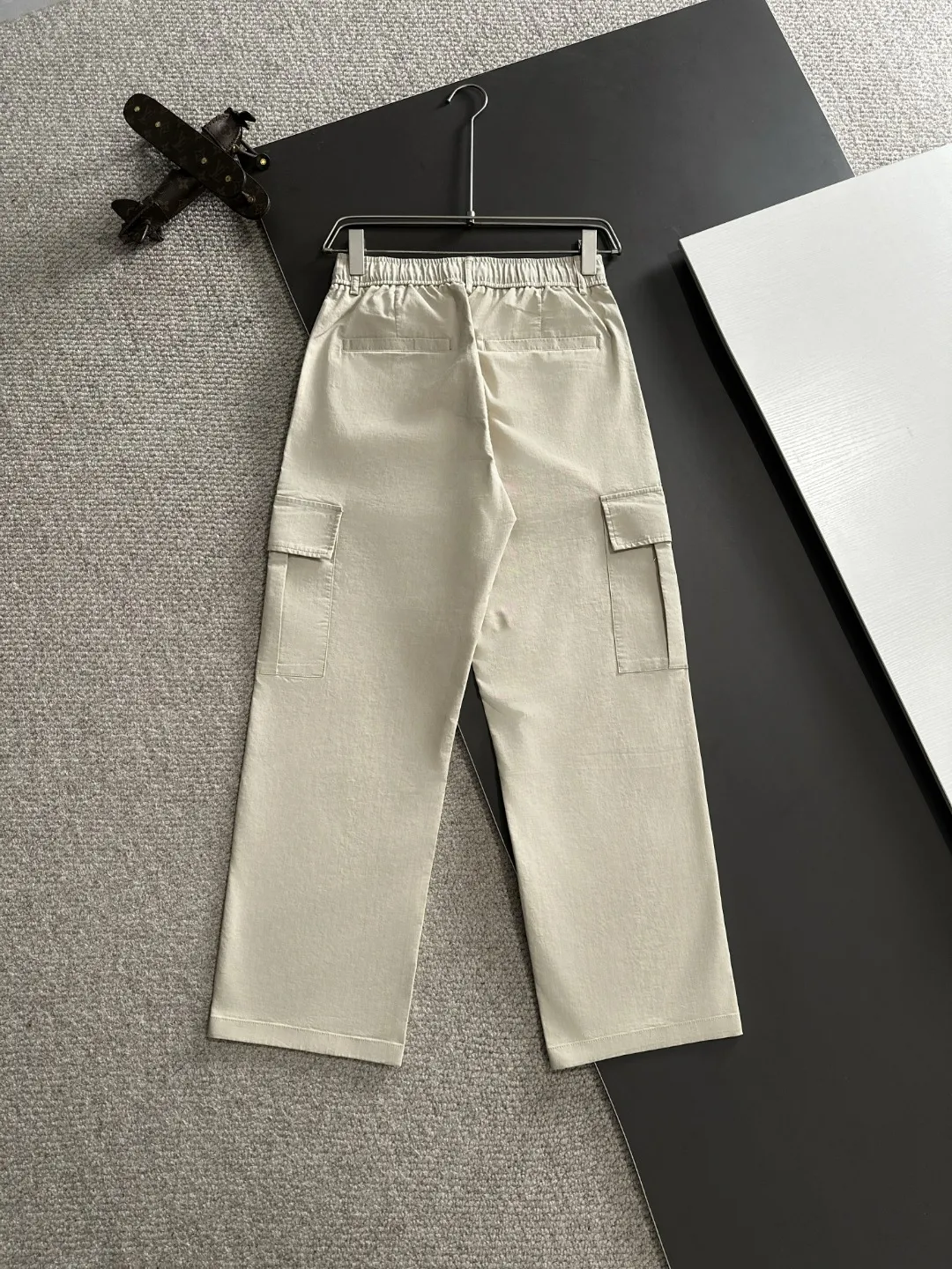 🅿️400 next day shipping DIOR 2025 spring and summer new elastic band casual pants, thin counter custom fabrics, high breathability and comfort, impeccable details, brand element design concept, reflecting high quality. It feels delicate and soft! It presents a casual cut and the upper body shape is great! Size: M-4XL