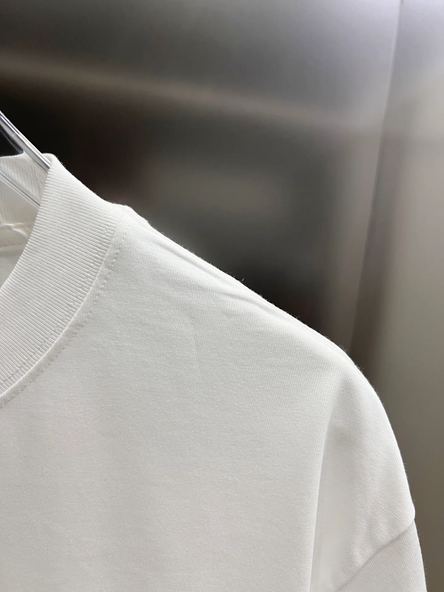 🅿️190 Dio* Dior 2025 autumn and winter new style Classic letter thick plate three-dimensional silicone technology Simple and elegant Customized double yarn plain cotton fabric Short-sleeved T-shirt Same style for men and women Size S M L XL XXL Five sizes black white