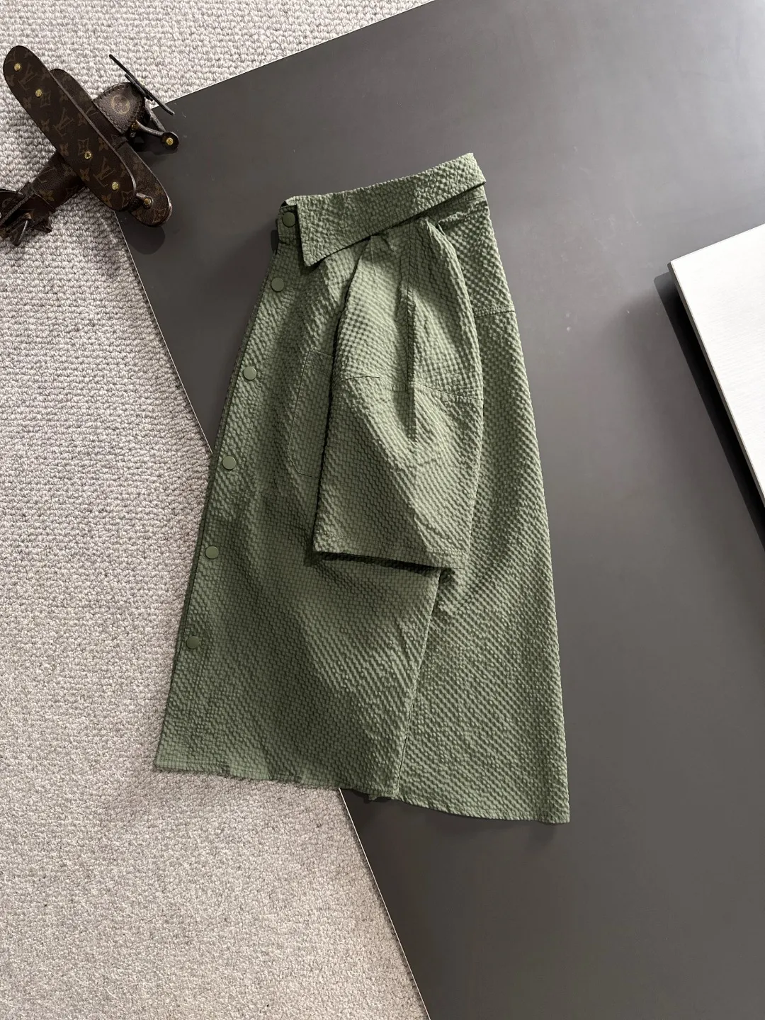 🅿️500 Next day shipping High-quality suit Dior 2025 new summer casual suit, exquisite and high-end details, full of high-end feeling. Customized high-end liquid ammonia cotton fabric, the upper body is crisp and stylish, comfortable and not tight. The clean and neat tailoring is full of urban style, which makes you feel good when you wear it. It is the first choice for high-end fashion people, and the upper body effect is super good-looking! Size: M-5XL.