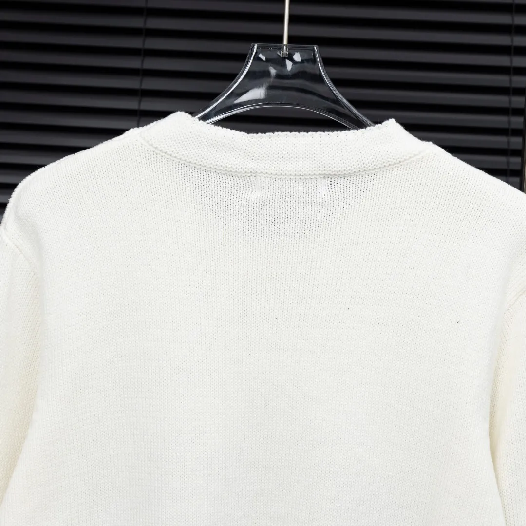🅿️330 Style: DIOR hand-painted graffiti knitted long-sleeved sweater Size: S-XXL Fabric: Wool blend Accessories: Full set of customized original accessories No gender distinction, same style for men and women