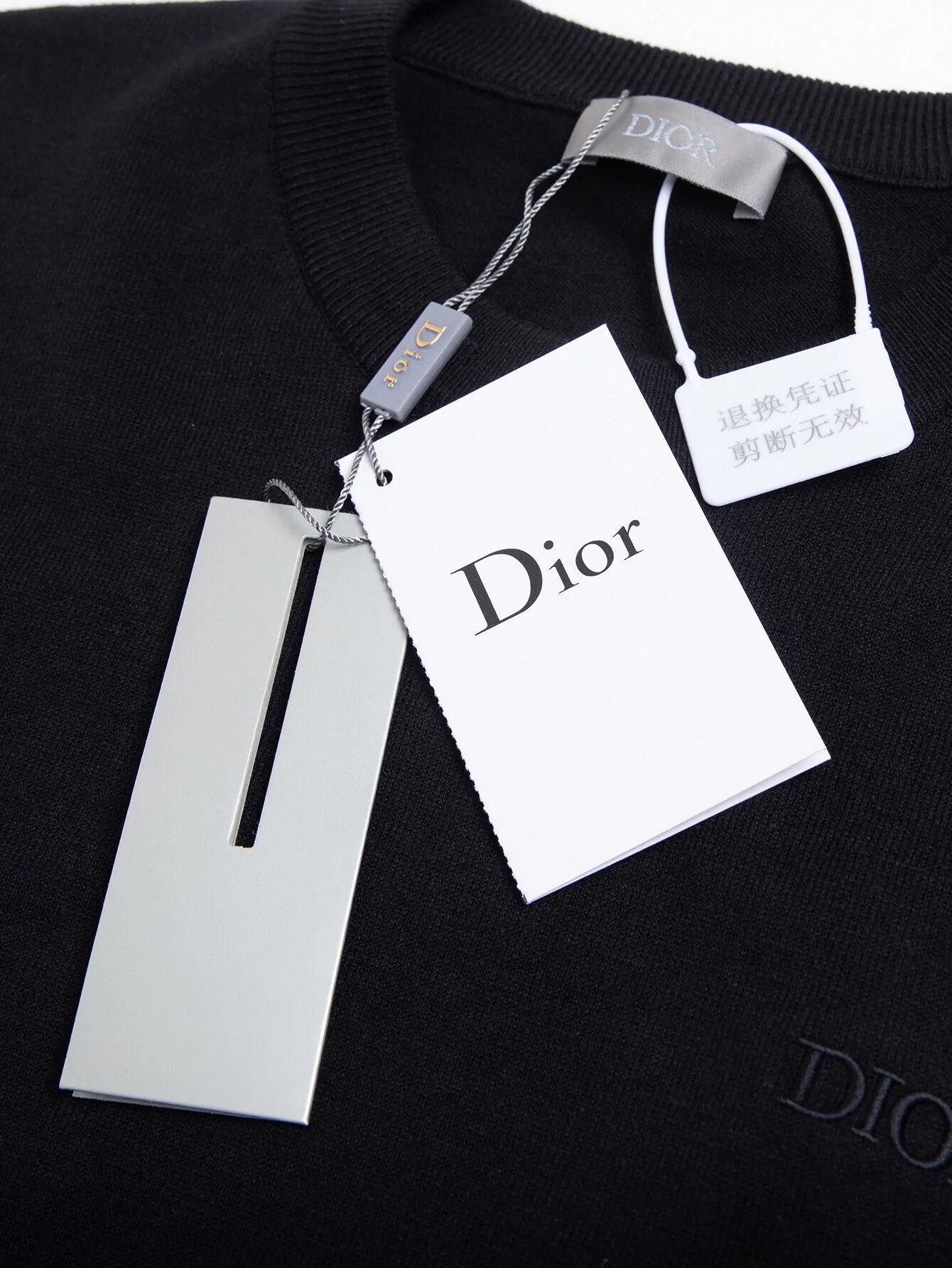 🅿️260 (ZP version) -Dior official website classic style, simple letter embroidery, wool blended round neck knitted short sleeves, same style for men and women -Using ZP custom-dyed fabrics, threads are custom-dyed in the same cylinder with zero color difference, full set of accessories customized to distinguish the market currency, welcome to compare -Color White Black Wheat Green -Size S M L XL