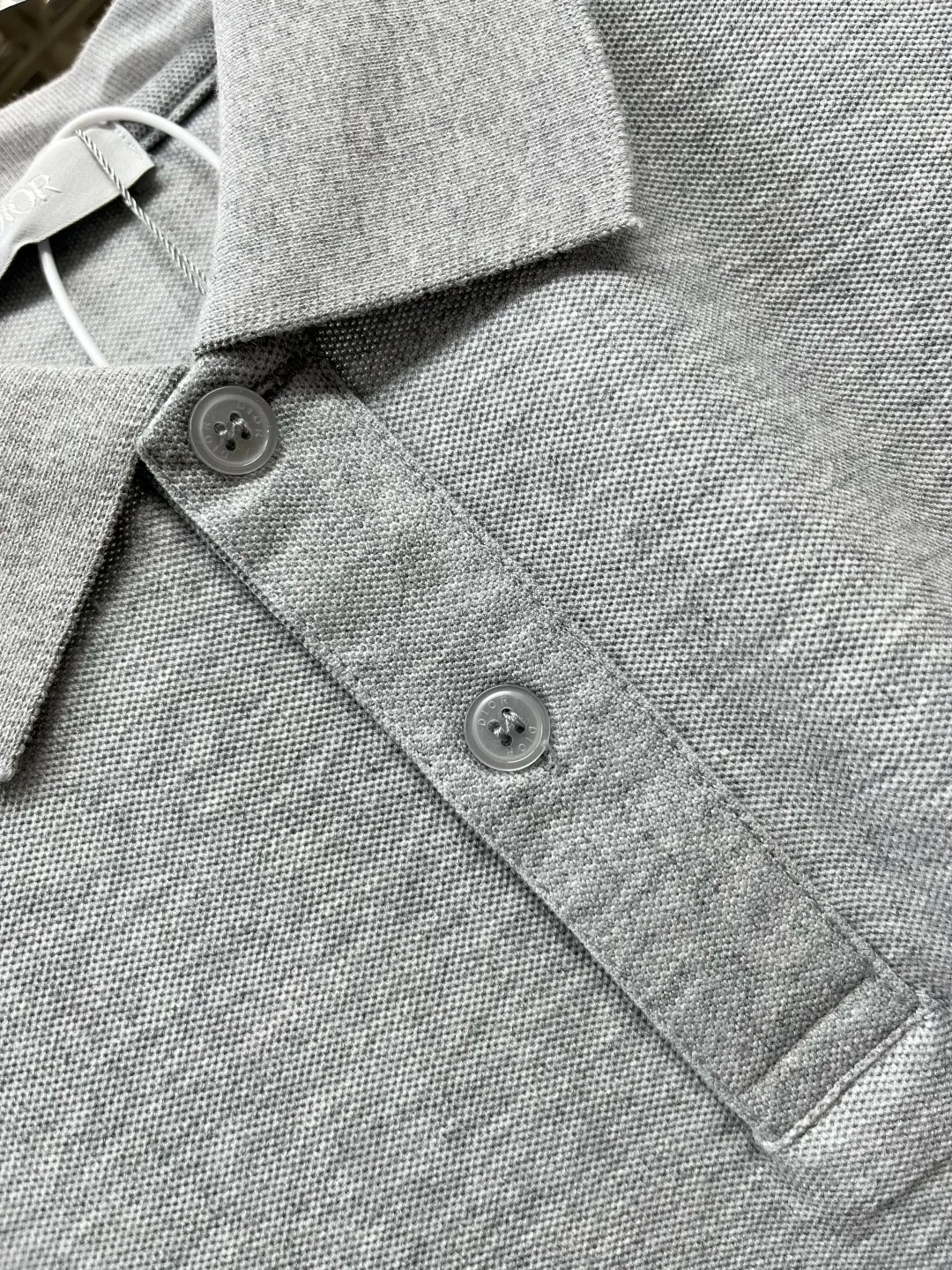 🅿️230 DIOR Dior CD embroidered new Polo shirt. Original fabric. Official same style. Made of 210g pure cotton pique fabric, customized in the same vat dyeing fabric. It feels very comfortable and smooth. The version is quite wide and stylish. Produced by a first-line brand factory. Imported Behringer embroidery machine. The embroidery is full and textured. The collar rib is woven with imported yarn. It will not deform after long-term wear. The latest style for spring and summer. Fashionable and individual. Super versatile and good-looking. It is very suitable for both men and women. It is a must-have item. Color: black, white, royal blue, gray. Size: S-XXL
