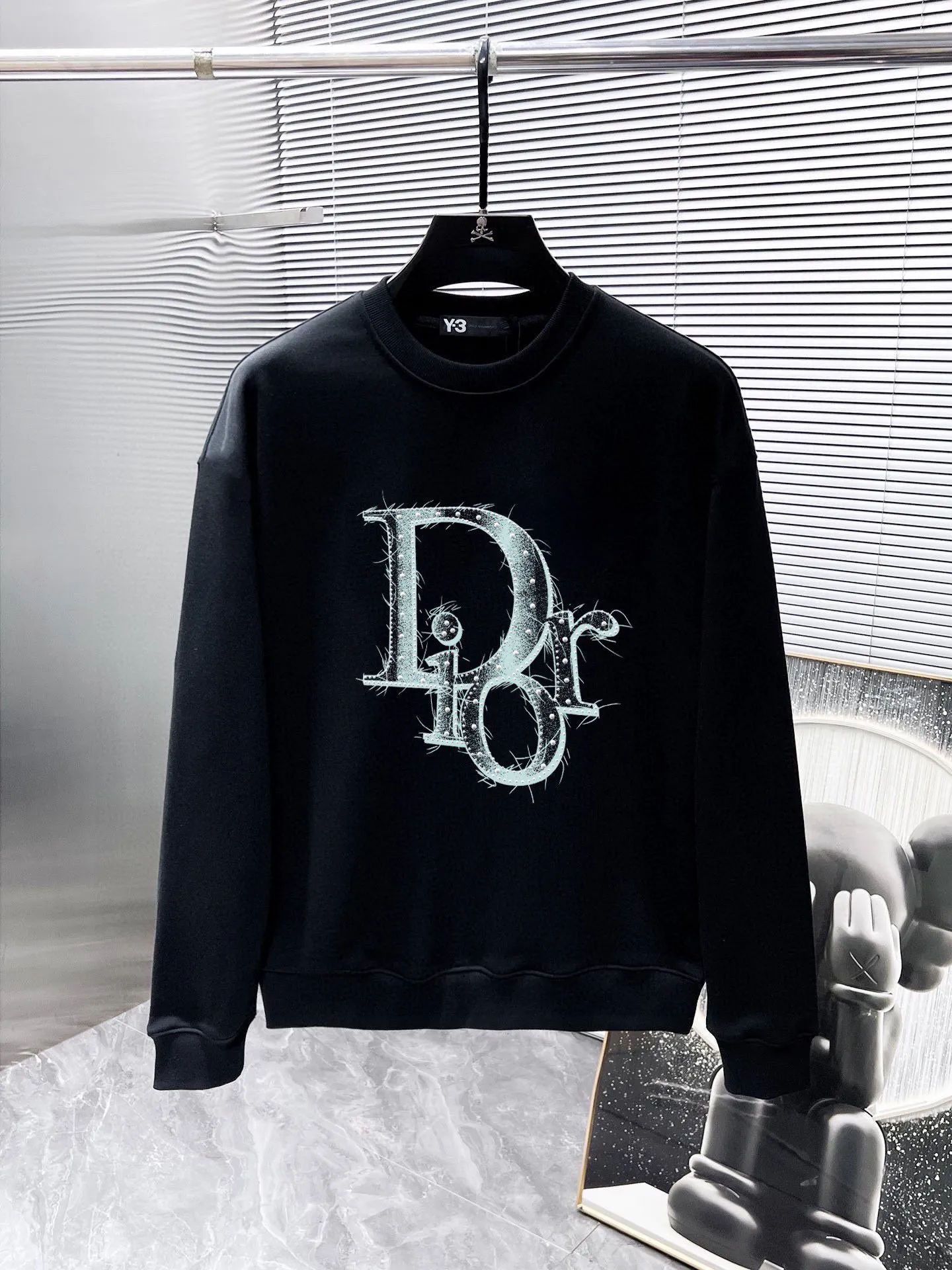 🅿️220 Straight brand [DIOR Dior] (good news for fat people) 2025ss autumn latest long-sleeved round neck sweatshirt, on sale simultaneously on the official website. Refreshing and breathable. Made of top Tencel Roman. Comfortable and soft. 3D three-dimensional clarity. Super fashion sense. Great gift for your own use. Size: M-5XL (can wear up to 220 pounds)