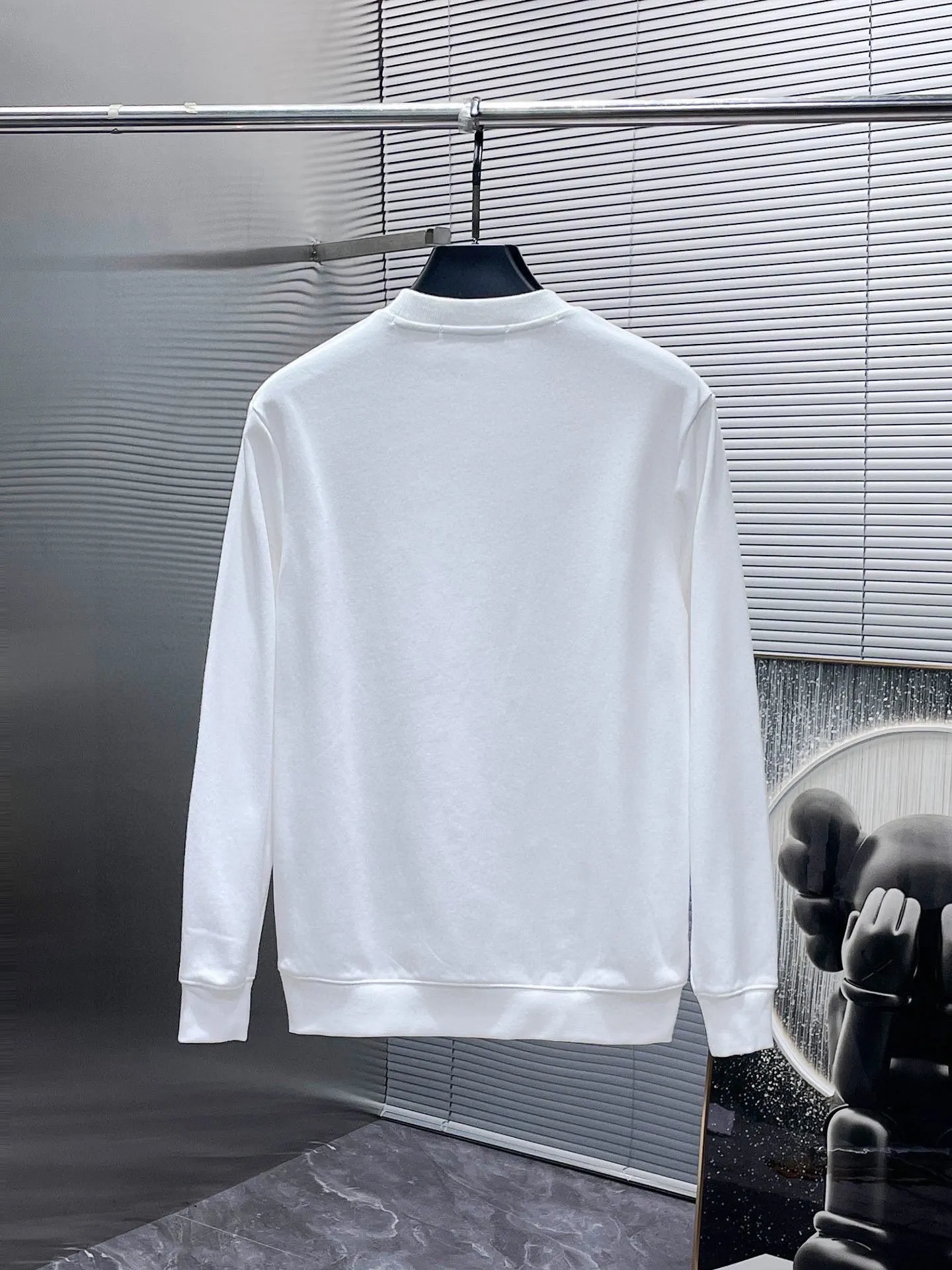 🅿️220 Straight brand [DIOR Dior] (good news for fat people) 2025ss autumn latest long-sleeved round neck sweatshirt, on sale simultaneously on the official website. Refreshing and breathable. Made of top Tencel Roman. Comfortable and soft. 3D three-dimensional clarity. Super fashion sense. Great gift for your own use. Size: M-5XL (can wear up to 220 pounds)