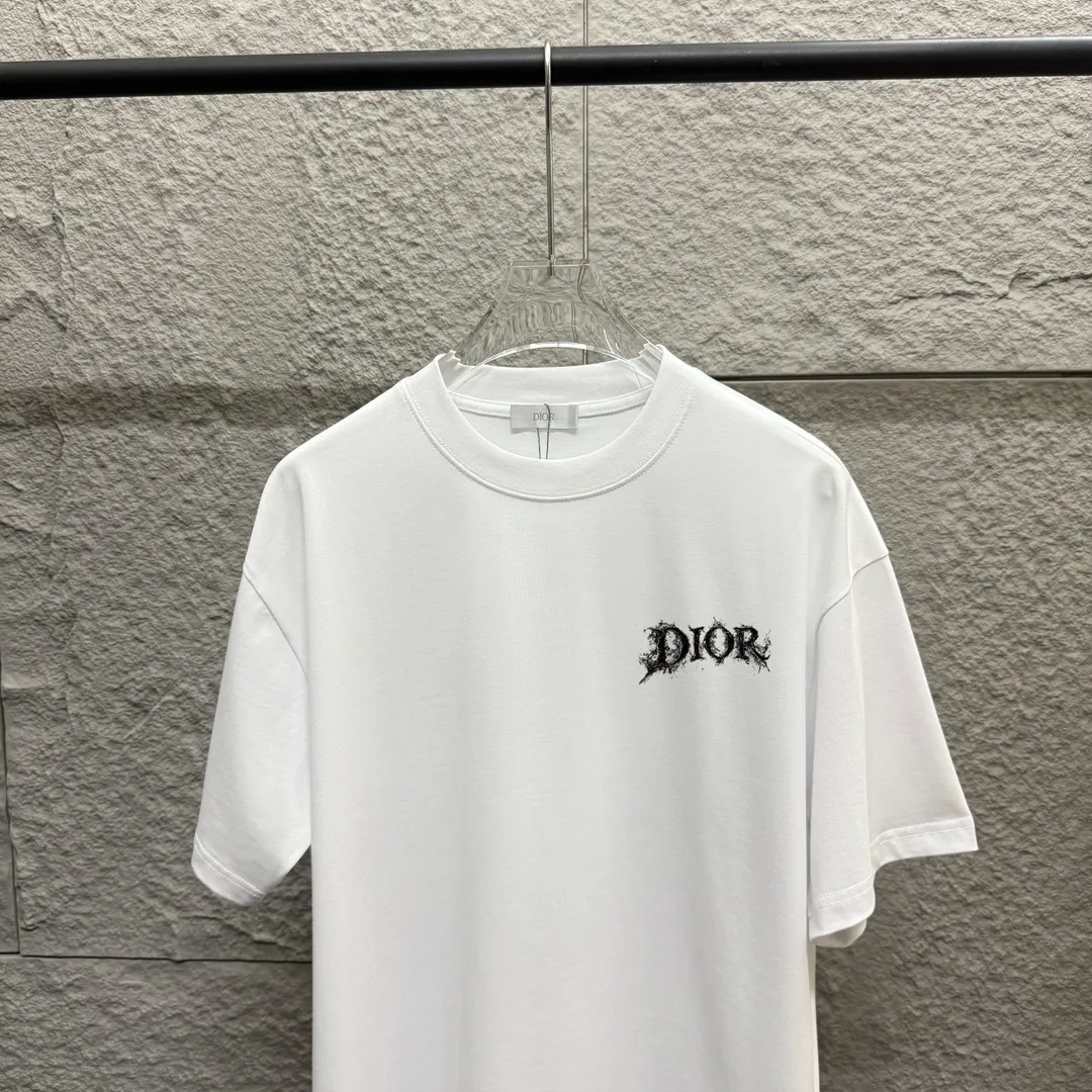 🅿️180 Dio* Dior 2025 spring and summer new style Classic splash lettering front and back printing Simple and elegant Customized double yarn plain cotton fabric Short-sleeved T-shirt Uniform for men and women Color: Black White Angora Red Size: S (90-130 catties) M (120-150 catties) L (140-165 catties) XL (160-180 catties) XXL (180-210 pounds)