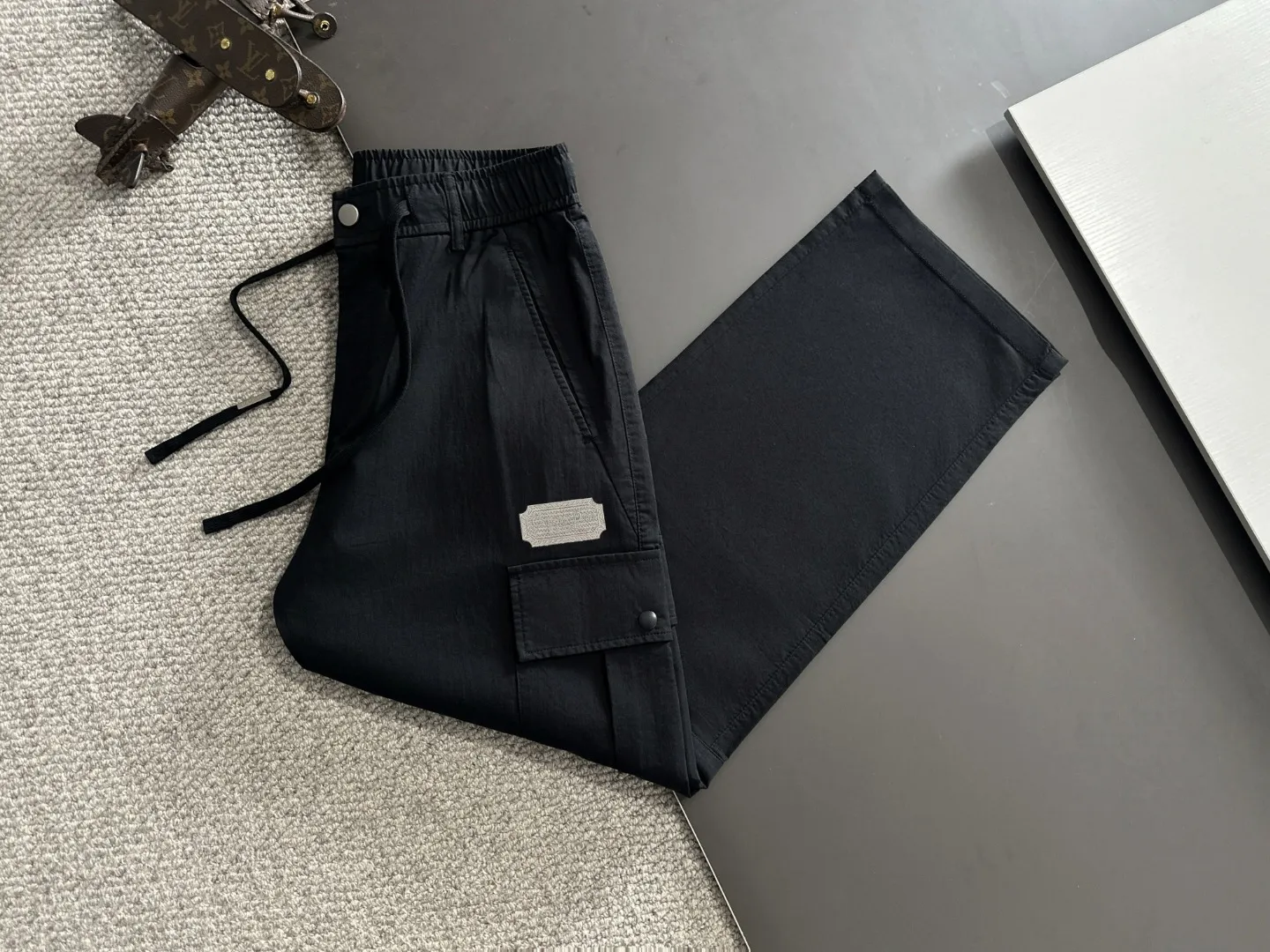 🅿️400 next day shipping DIOR 2025 spring and summer new elastic band casual pants, thin counter custom fabrics, high breathability and comfort, impeccable details, brand element design concept, reflecting high quality. It feels delicate and soft! It presents a casual cut and the upper body shape is great! Size: M-4XL