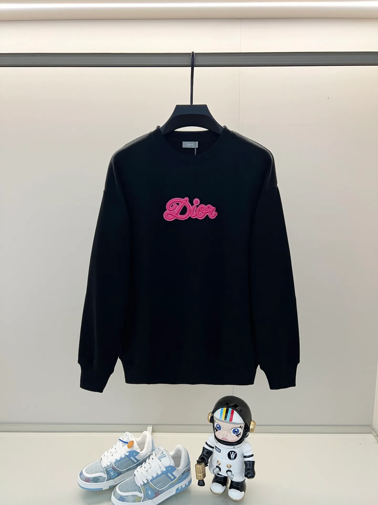 🅿️250 DIOR/Dior 420g pure cotton round neck sweatshirt, simple neon color embroidery🪡letter LOGO micro-labeling technology, official synchronization, high version, high quality, fashionable personality, versatile trend, pure original quality, original fabric, tag, collar label, washed wheat, complete three labels, color: black, white. Size: XS-L