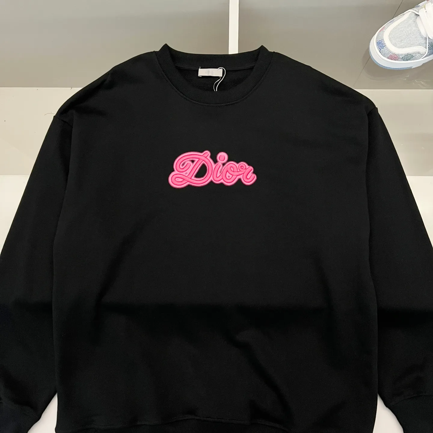 🅿️250 DIOR/Dior 420g pure cotton round neck sweatshirt, simple neon color embroidery🪡letter LOGO micro-labeling technology, official synchronization, high version, high quality, fashionable personality, versatile trend, pure original quality, original fabric, tag, collar label, washed wheat, complete three labels, color: black, white. Size: XS-L