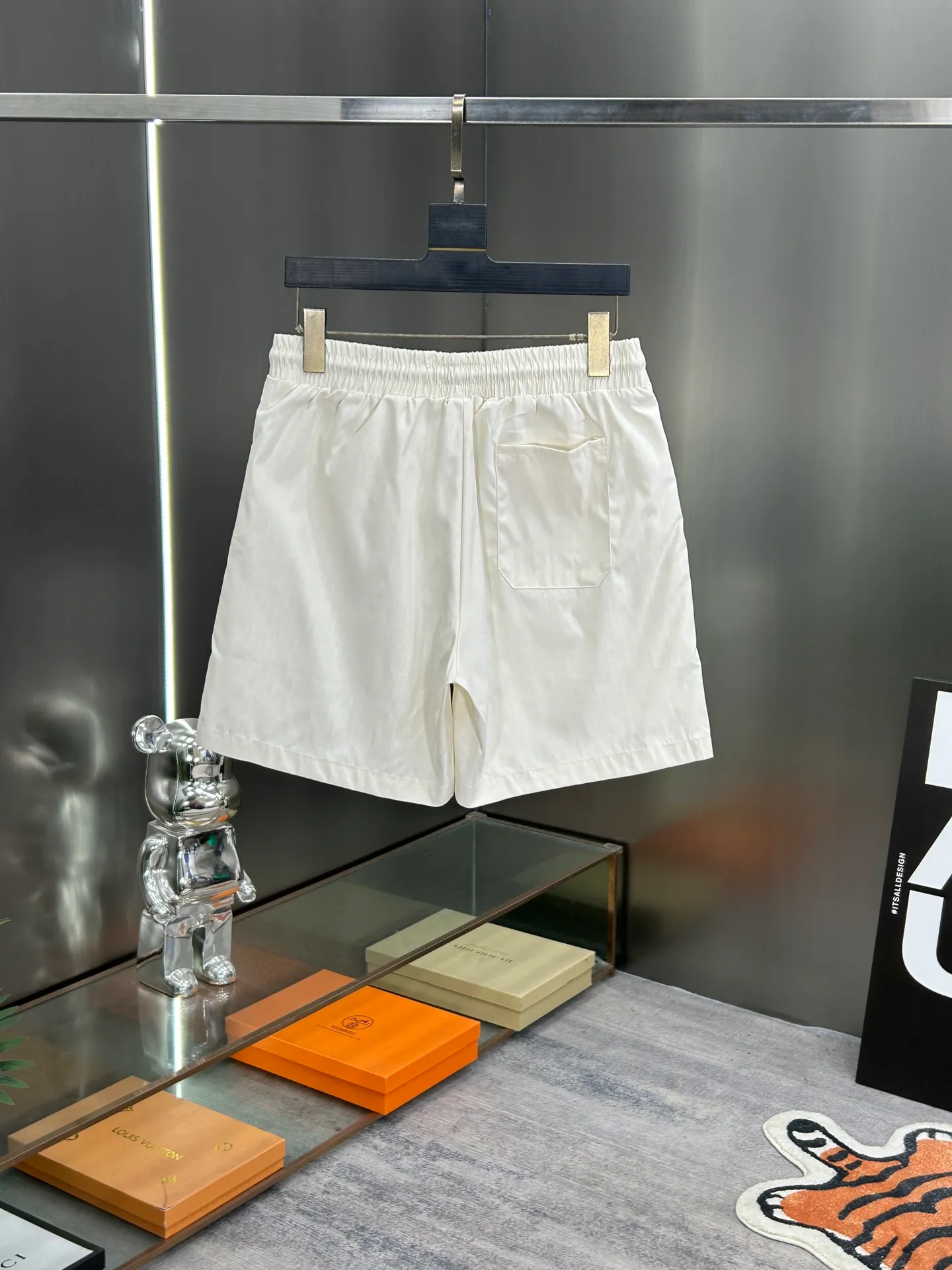 🅿️160 DIOR 2025 spring and summer new beach shorts, five-point shorts! Synchronized with the official website. Original 1-1 replica, fine workmanship, original hardware, selected high-quality polyester fiber fabric, delicate feel, a must-have item for summer, super handsome upper body effect, super real shooting, close contact with texture! Size: M-3XL