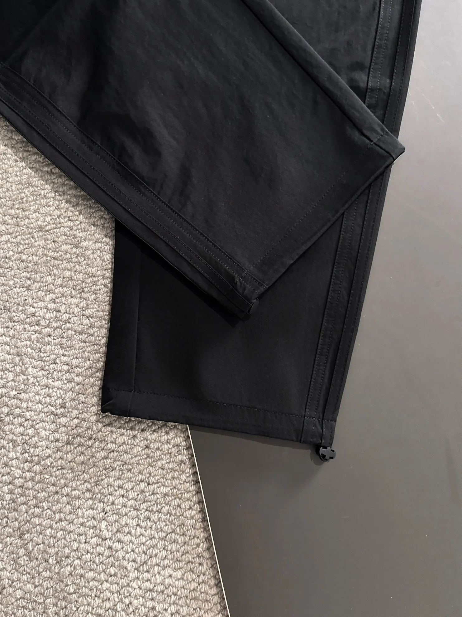 🅿️400 next day shipping Dior 2025 spring and summer new elastic band casual pants, thin counter custom fabrics, high breathability and comfort, impeccable details, brand element design concept, reflecting high quality. It feels delicate and soft! Not easy to wrinkle! It presents a casual cut and the upper body shape is great! Size: M-3XL