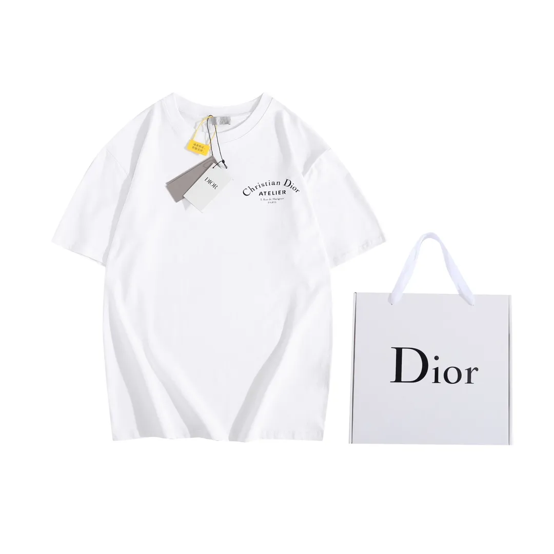 🅿️190 (with suitcase +5) CD slogan printed short-sleeved T-shirt. Fabric: Specification uses 16-count single yarn, 230g, 100% cotton. Lamborghini in knitting. If you can’t find it in stock in the market, you must have it custom-woven and dyed! The fabric was taken back and washed, and there was a layer of white mist on the surface, which was consistent with the original product. It belongs to a highly sensitive special color system and is the most difficult challenge in the industry. Our requirement for the fabric is that it must be consistent under UV light d65 light... Different light colors are consistent with the colors displayed by zp. The market is the most consistent under primary color lights! Imported dyes were used, and it only took half a month to adjust the color. It is impossible to achieve this color with ordinary dyes, and it was changed nearly seven or eight times! You can imagine how difficult it is to operate this one! The fabric cost is twice that of ordinary color fabrics, and the cost is extremely expensive! I can’t claim that the fabric restoration is 100%, but I’m sure it’s 98% consistent! zpEvery item has differences, not to mention us! At present, I have not seen any color in the market that is closer to ZP than ours. All major versions are welcome to come and compare 🆚 Printing: Using imported glue, no burrs, the printing texture is clearly visible, the printing details can be seen in the picture, and even the appraiser can’t fault it! The wiring workmanship is completely consistent with ZP, with 0 errors. I supervise the whole process and it is impeccable! Size: XS S M L