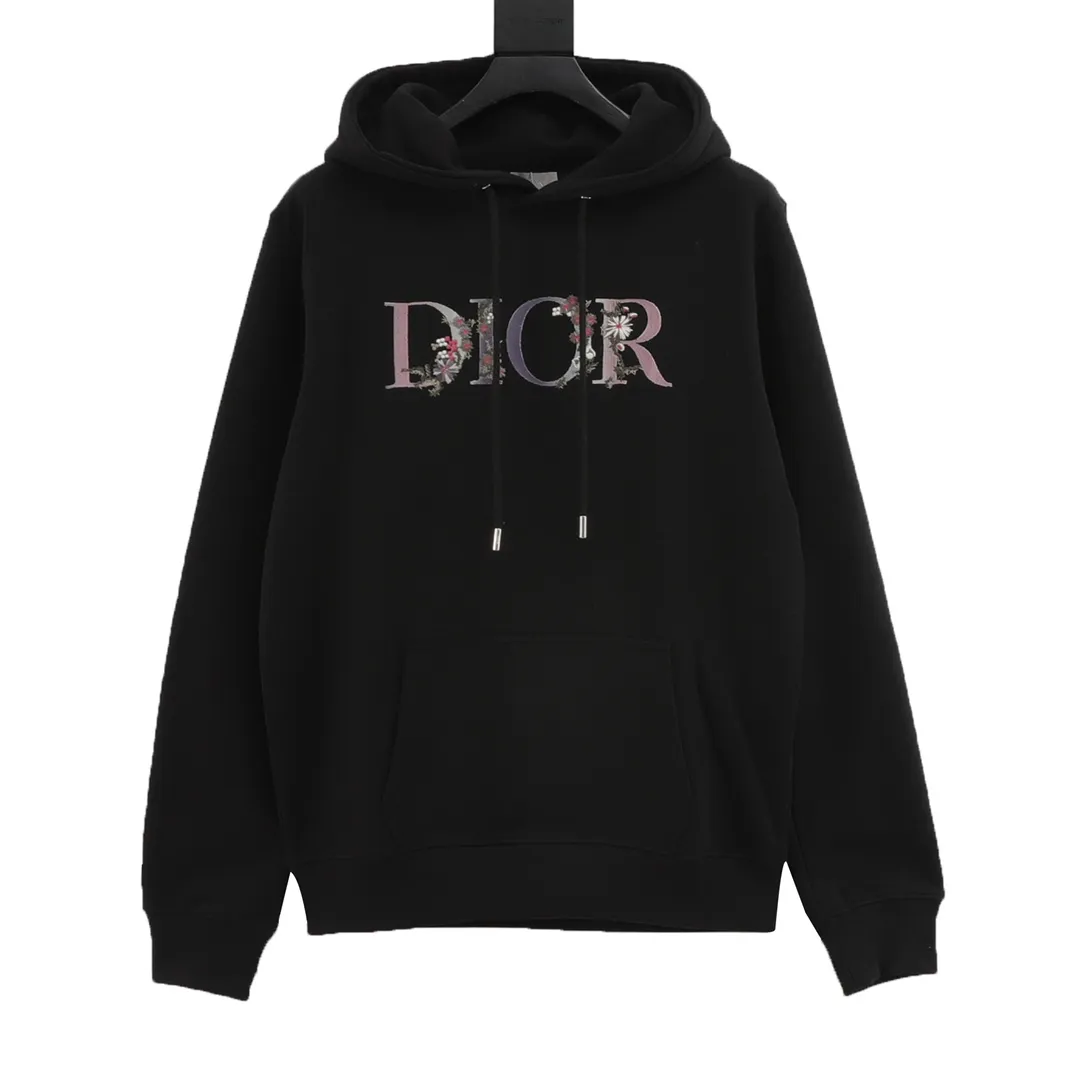 🅿️540 Dior/Dior 22Fw gradient floral letter embroidery hooded sweatshirt The front pattern uses imported embroidery thread, and the Di** pattern is made by the 100,000-needle embroidery process. Based on the embroidery, disperse dyes are combined to create the original gradient effect. The effect is made on the printing paper with disperse dyes and printing inks. The dye on the transfer paper is sublimated and transferred to the fabric through a machine at such a high temperature of about 210°C (400T). Disperse dyes are the only way to achieve this. Sublimated dyes are, in a sense, the only dyes that can be used for thermal transfer printing. Therefore, this process can only be used on fabrics composed of fibers that have an affinity for this type of dye. After thermal transfer, it is returned to the embroidery machine and embellished with thick needle embroidery. This gives the rough feeling of hand embroidery, combined with the design elements of imitation hand embroidery, and the overall effect is the ultimate. The upper body is fashionable and elegant, handsome and neat. Exclusive item, same style for men and women! Size:S-XL