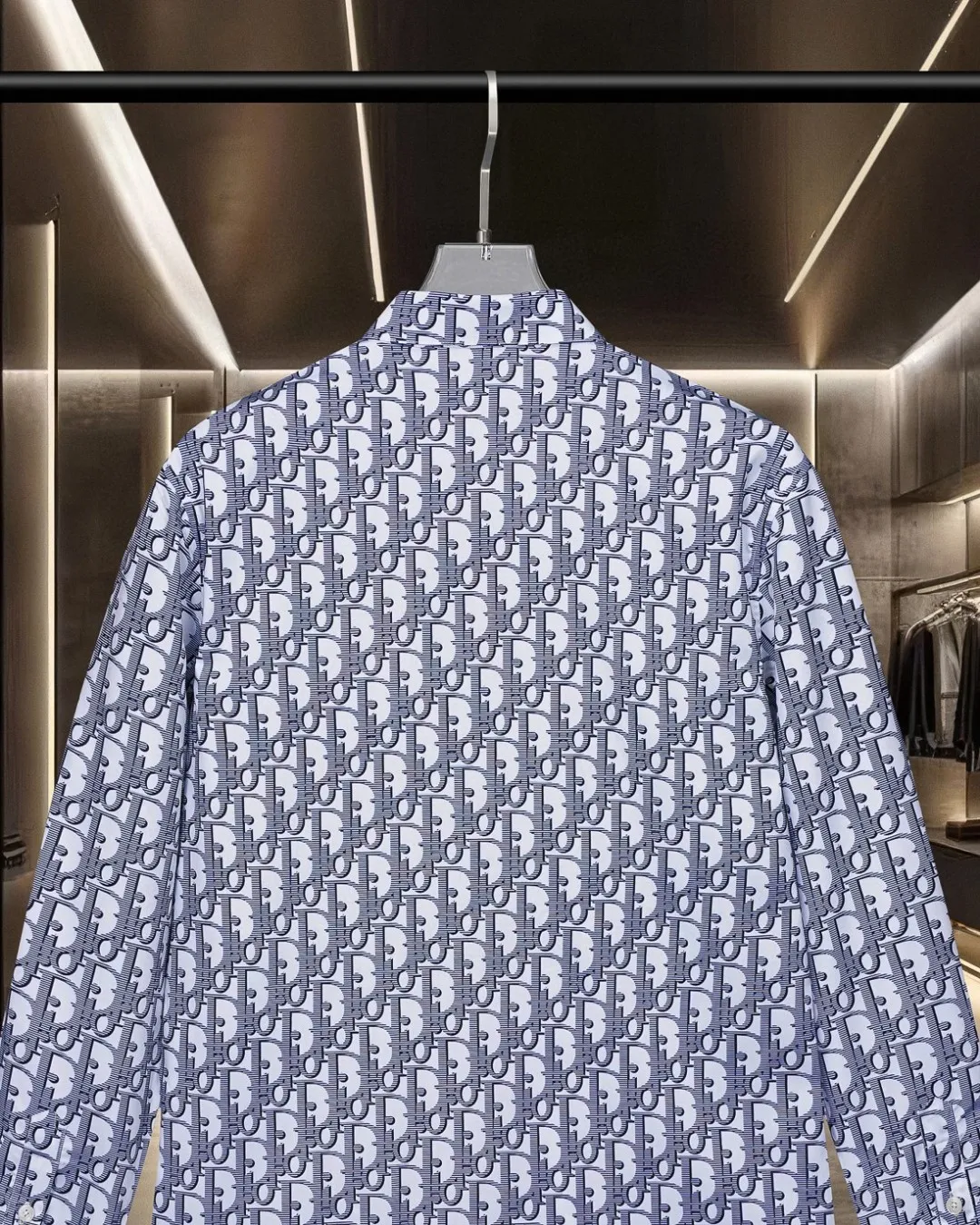 🅿️296 DIOR 🔥The most popular style is coming. Fully printed presbyopic LGOO barrage digital printed long-sleeved shirt. 2025ss official website new long-sleeved shirt, exquisitely printed logo. High-end version, in-store customized fabric. Highly breathable and comfortable, exquisitely crafted, with impeccable detail processing. ✅Customized logo engraved buttons, complete with three labels. Brand element design concept reflects high quality. It feels delicate and soft! It presents a casual cut and the upper body shape is great! 🐍Size: M-XXL