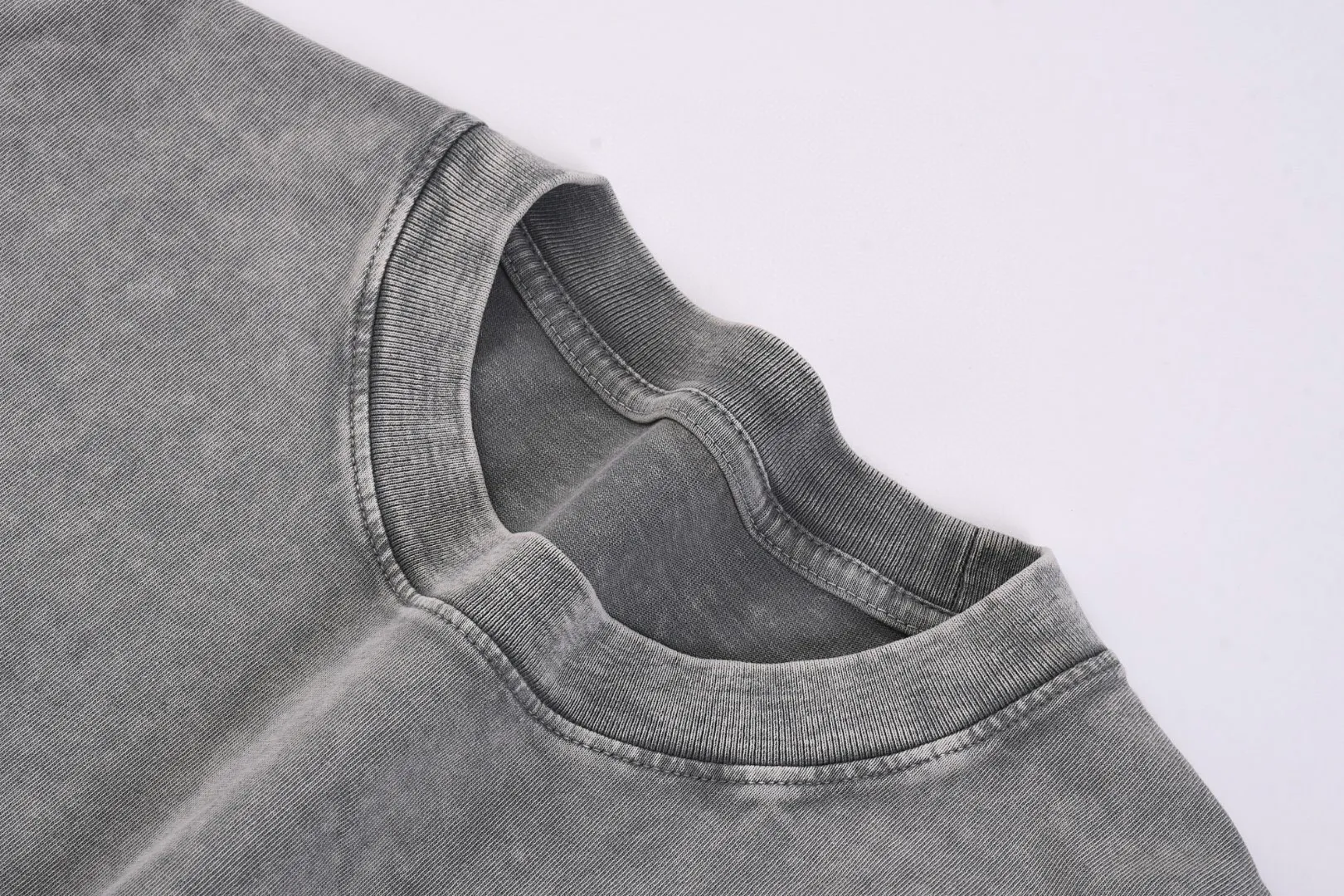 🅿️240 (cooperation profit) High-end quality DIOR 2025SS spring and summer wear fake two-piece washed snowflake series Year of the Snake 🐍 series fake two-piece long T-shirt Using imported Kornit digital direct-injection printing High-quality trendy brand 100% cotton washed 260G fabric dyed ready-made garments dyed➕washed fried snowflake OS loose off-shoulder version same style for men and women size：S.M.L.XL.2XL