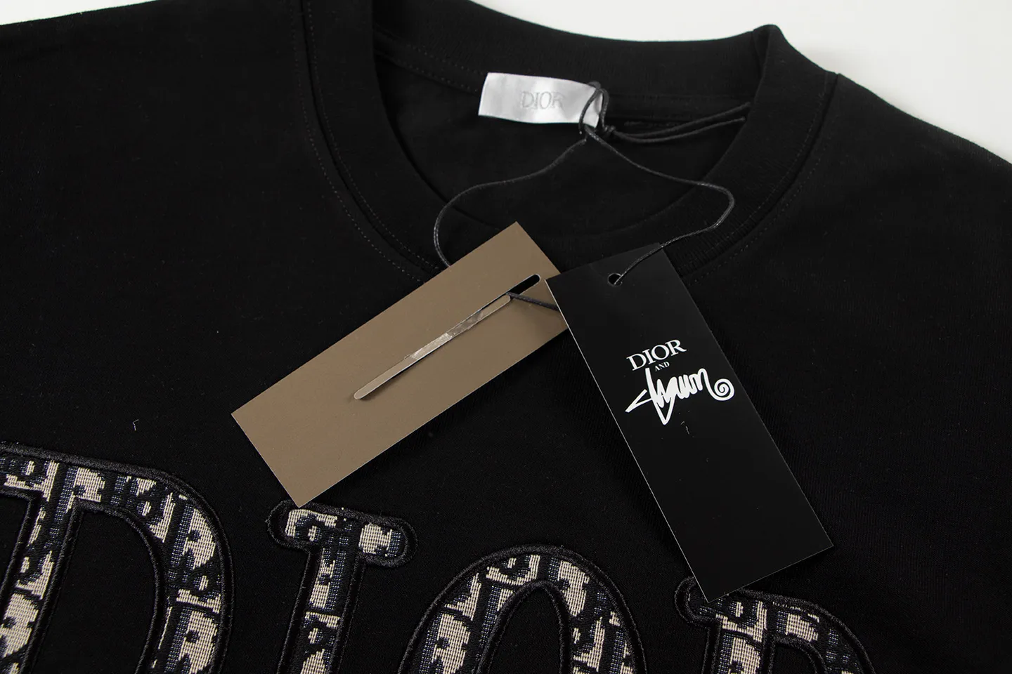 🅿️160 Dior*2026 latest short-sleeved material: high version 300g double yarn combed cotton Size: S M L XL Color: black white Style number: W2604