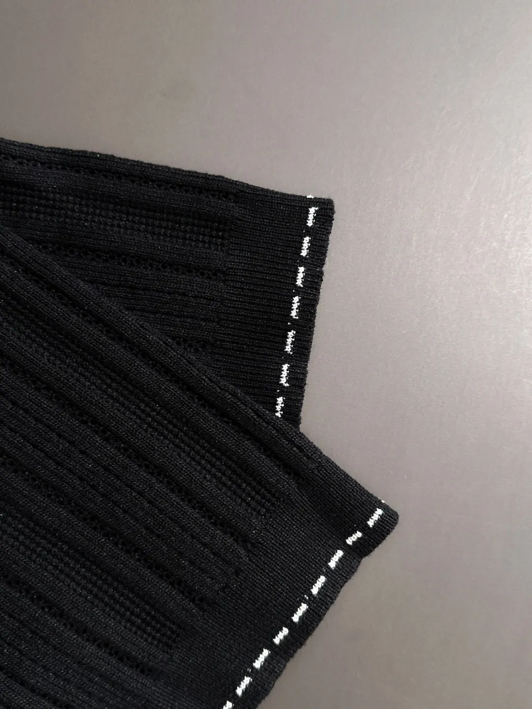 🅿️330 shipped next day, high quality DIOR 2025 spring and summer new men's lapel short-sleeved T-shirt. Made of combed cotton yarn knitted cotton fabric, pure cotton high-weight special yarn, it feels full when weighed, and the upper body is more textured than ordinary T-shirts. This texture can cope with the weather easily and is suitable for both hot and cold! The pattern on the chest adopts three-dimensional embroidery technology, and is perfectly produced stitch by stitch with reference to the original version! Loose fit design, looks noble. Size: M to XXXL