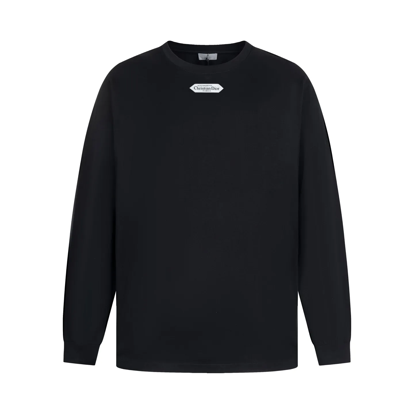 🅿️300 [Exclusive supply] CD 25FW simple label long sleeve (black) The fabric is made of 24S 185g special woven compact cotton fabric, and the rib is made of 32S 300g double yarn rib. This T-shirt is new to the 2025 winter men's collection. It is decorated with a CD Paris logo label inspired by the spirit of haute couture to enhance the style and pay tribute to the extraordinary craftsmanship of the workshop. Crafted from black cotton jersey with a ribbed crew neck and cuffs, it can be worn with track pants for a casual look. It is woven with 24-count special compact cotton yarn. The weaving process requires high standards and requires the use of advanced looms and high-quality raw materials. Specially woven compact cotton has many advantages, such as softness and comfort, good breathability, strong wrinkle resistance, good durability, etc.; it has a tighter, softer and more delicate texture and feel. The brand label on the chest is embellished as the brand's signature detail and is woven using double-sided jacquard technology; black threads are embedded in the white base, or micro-letters are formed through the density of the yarn. The edge of the label is processed by laser cutting, and there are no defects such as yarn leakage and yarn leakage. Size:XS/S/M/L