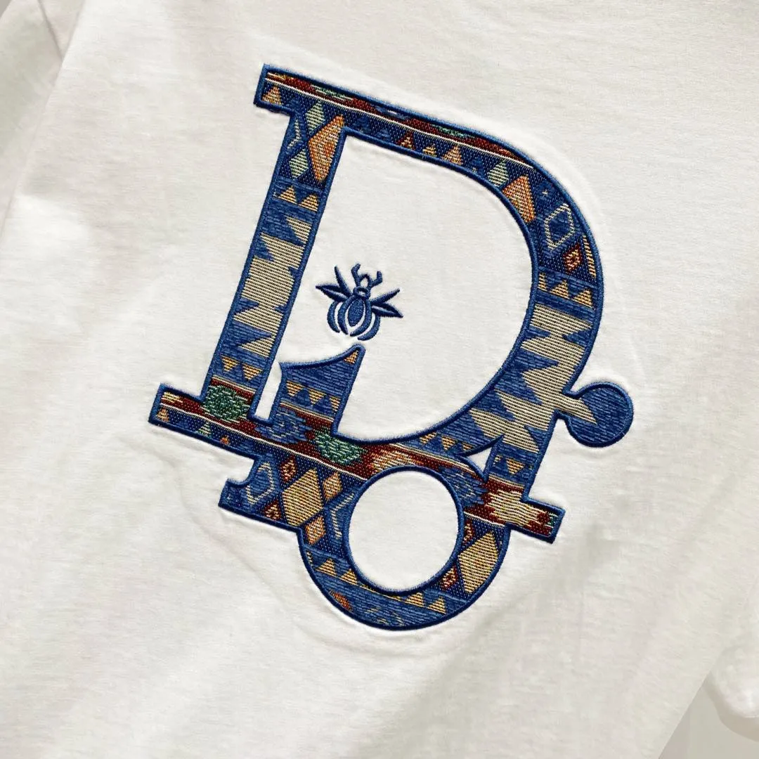 🅿️210 DIOR Dior 320g round neck short-sleeved T-shirt. Heavy craftsmanship of bees on the front and rear panels. Letter LOGO embroidery. Official synchronization. 1:1 original mold opening. Fashionable personality. Versatile trend. Pure original quality. Original washed fabric. Tag. Collar label. Washed wheat. Three labels complete. Color: Black. White. Size: S-XL