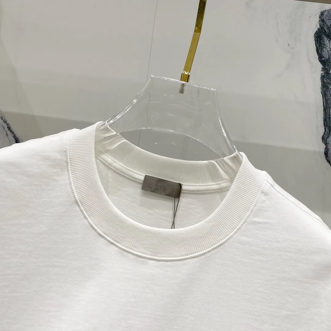 🅿️210 DIOR Dior 320g round neck short-sleeved T-shirt. Heavy craftsmanship of bees on the front and rear panels. Letter LOGO embroidery. Official synchronization. 1:1 original mold opening. Fashionable personality. Versatile trend. Pure original quality. Original washed fabric. Tag. Collar label. Washed wheat. Three labels complete. Color: Black. White. Size: S-XL
