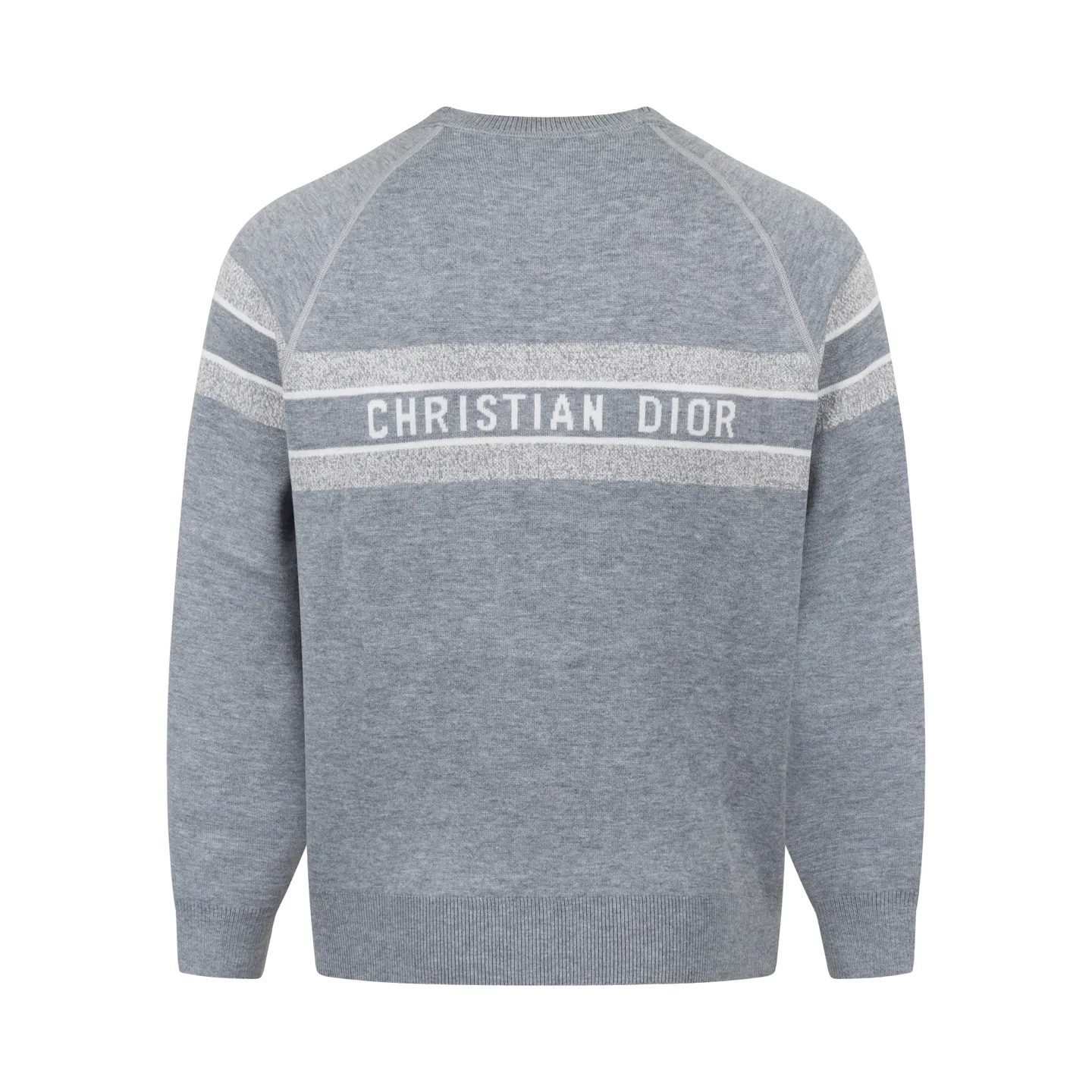 🅿️500 [Exclusive supply] CD 25FW presbyopic reversible cashmere crew neck sweater (grey). The fabric is made of top-quality cashmere yarn. The new autumn and winter Oblique jacquard knitted cashmere sweater adopts a reversible design and is made of selected high-quality cashmere materials. After fine weaving process, it presents a soft and comfortable touch and excellent thermal insulation performance. The iconic Oblique jacquard pattern is perfectly presented through precision knitting technology. It can be worn on both sides, showing different style charms. The round neck design is simple and elegant, suitable for various matching occasions. Exquisite knitting technology ensures that the clothes are not easily deformed and remain crisp and long-lasting. The double-sided design concept reflects DIOR's perfect balance of practicality and fashion. Each sweater undergoes strict quality inspection to ensure that the quality meets the brand's consistently high standards. This knitted item combines warmth and style, making it an exquisite addition to your autumn and winter wardrobe. Size:S/M/L