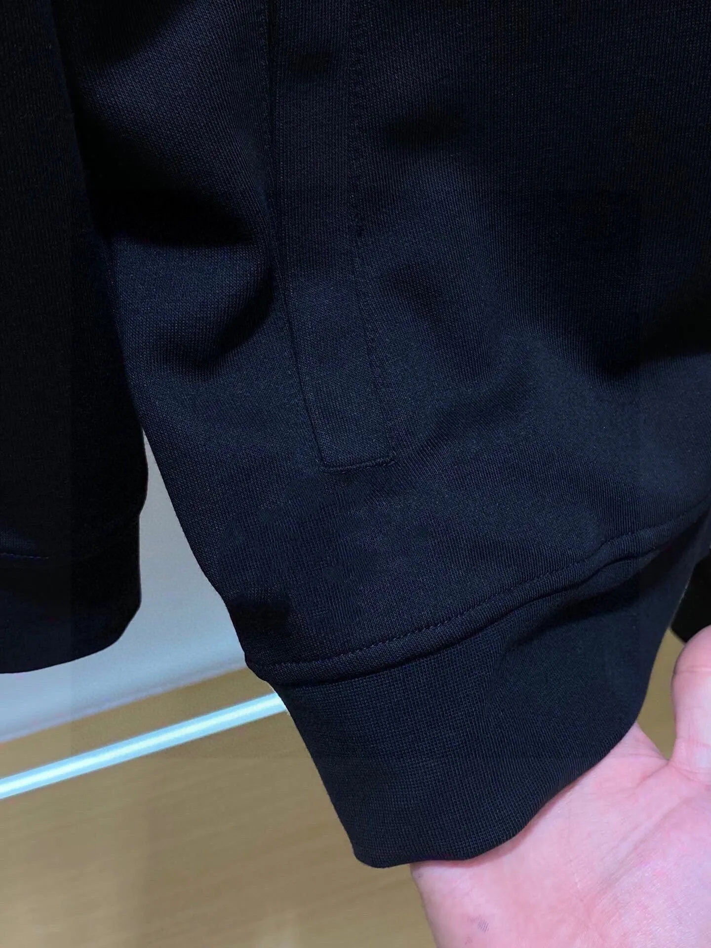 🅿️460 brand [DIOR Dior] (velvet and thickened) 2025 spring new product, celebrities’ favorite fashion-flavored casual suit, clean and neat tailoring, full of urban style. Made of high-quality custom-made fabrics, the interior has excellent thermal insulation effect, feels soft and dry, and the upper body effect is crisp and stylish. The three-dimensional cutting process and the pattern are all of high standards, and the silhouette version has the right benefits! It is not tight at all, and you feel good when you put it on. So many top-quality raw materials create high-end products with unparalleled value. It is the first choice for high-end fashion people. (Size: M-4XL can wear up to 200 pounds)