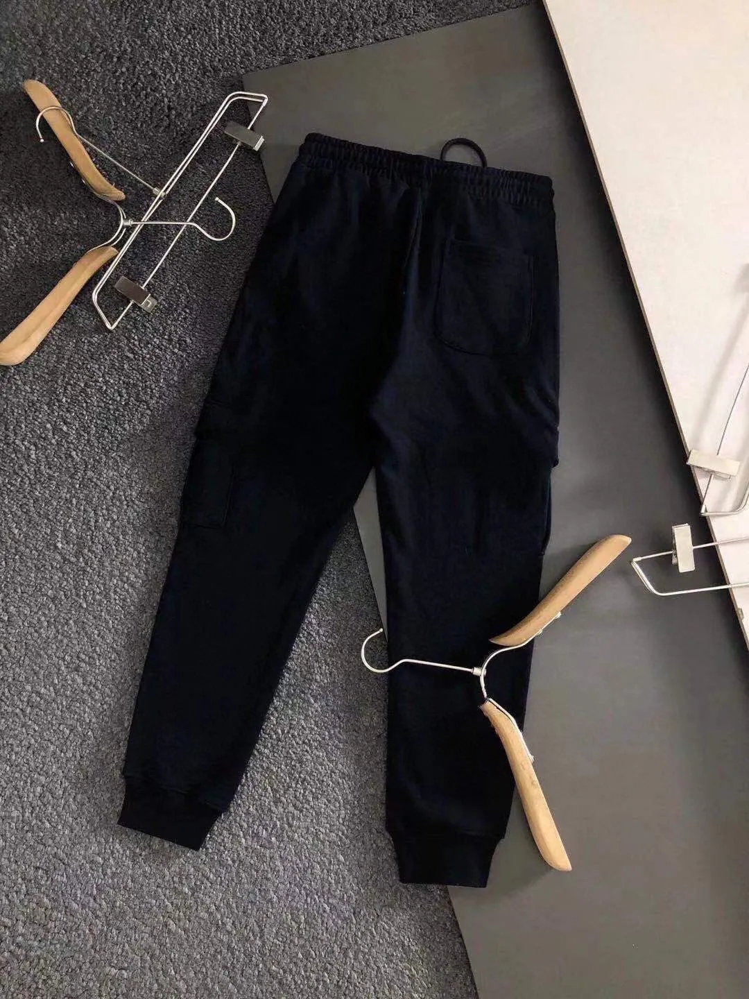🅿️420 [DIOR Dior] (Fat Man Gospel) hot-selling suit is coming. Focus on the original version of the official website. 2025 new hot-selling cardigan sweater suit. The original order is the best product. 🇭🇰The meticulous work of top designers is dedicated to a fitting and perfect upper body effect. All-natural high-quality Roman cotton 100%, close-fitting comfort, noble and elegant! Original hardware embodies elegance and nobility! Counter size: M-5XL (maximum wear up to 220 pounds)