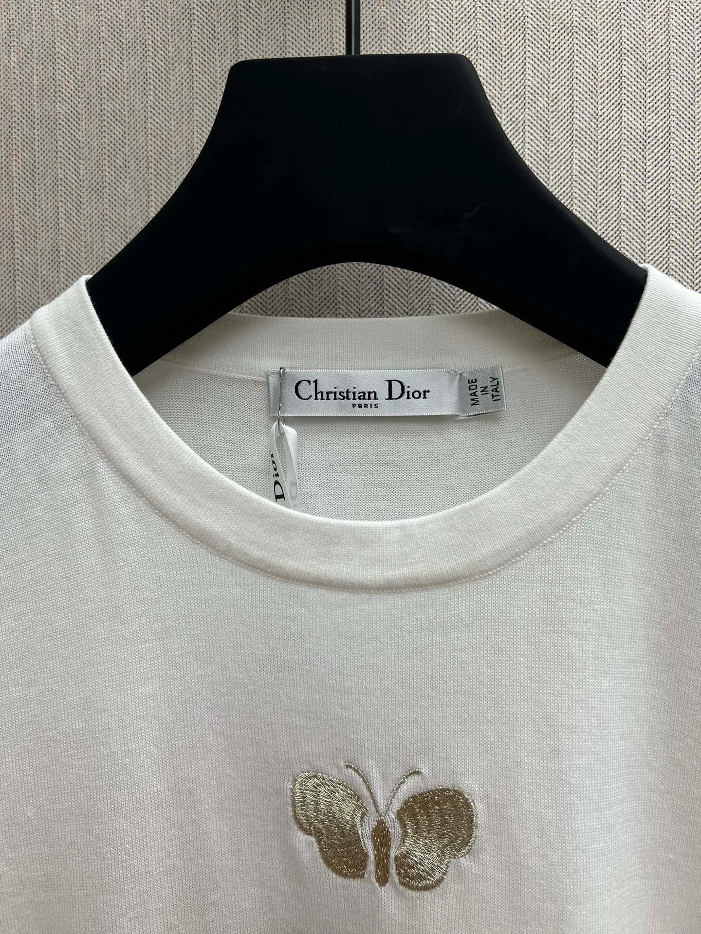 🅿️440 Dior 25ss new round neck butterfly knitted short sleeves with lettering and butterfly crochet pattern on the chest. High version. Code number: S.M.L.