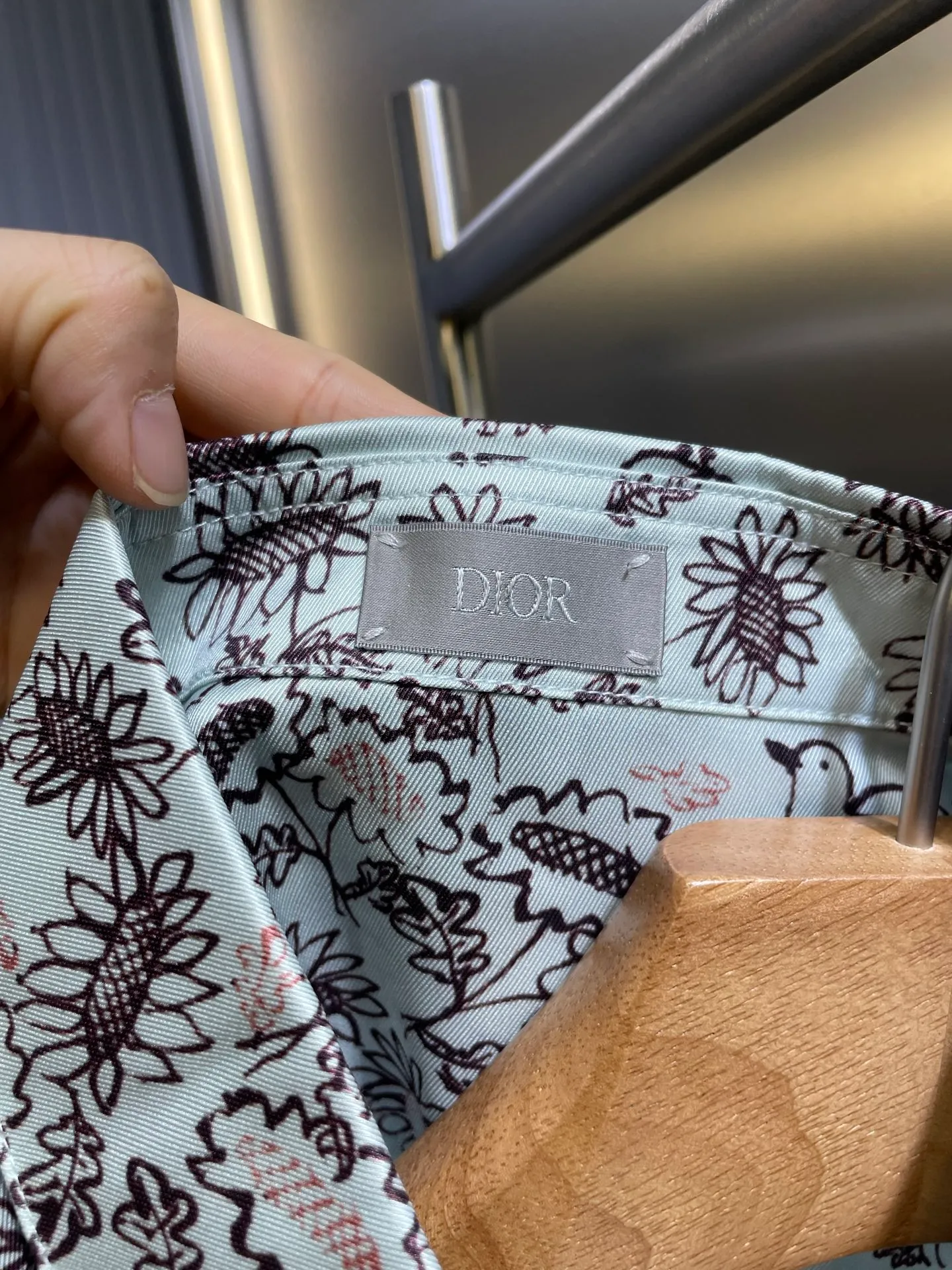 🅿️480 dior Dior 2025ss new spring and summer mulberry silk twill long-sleeved shirt original custom fabric restored. The fabric is smooth and supple, casual and casual on the upper body. Lazy and not picky. Loose fit. Same size for men and women: s m l xl