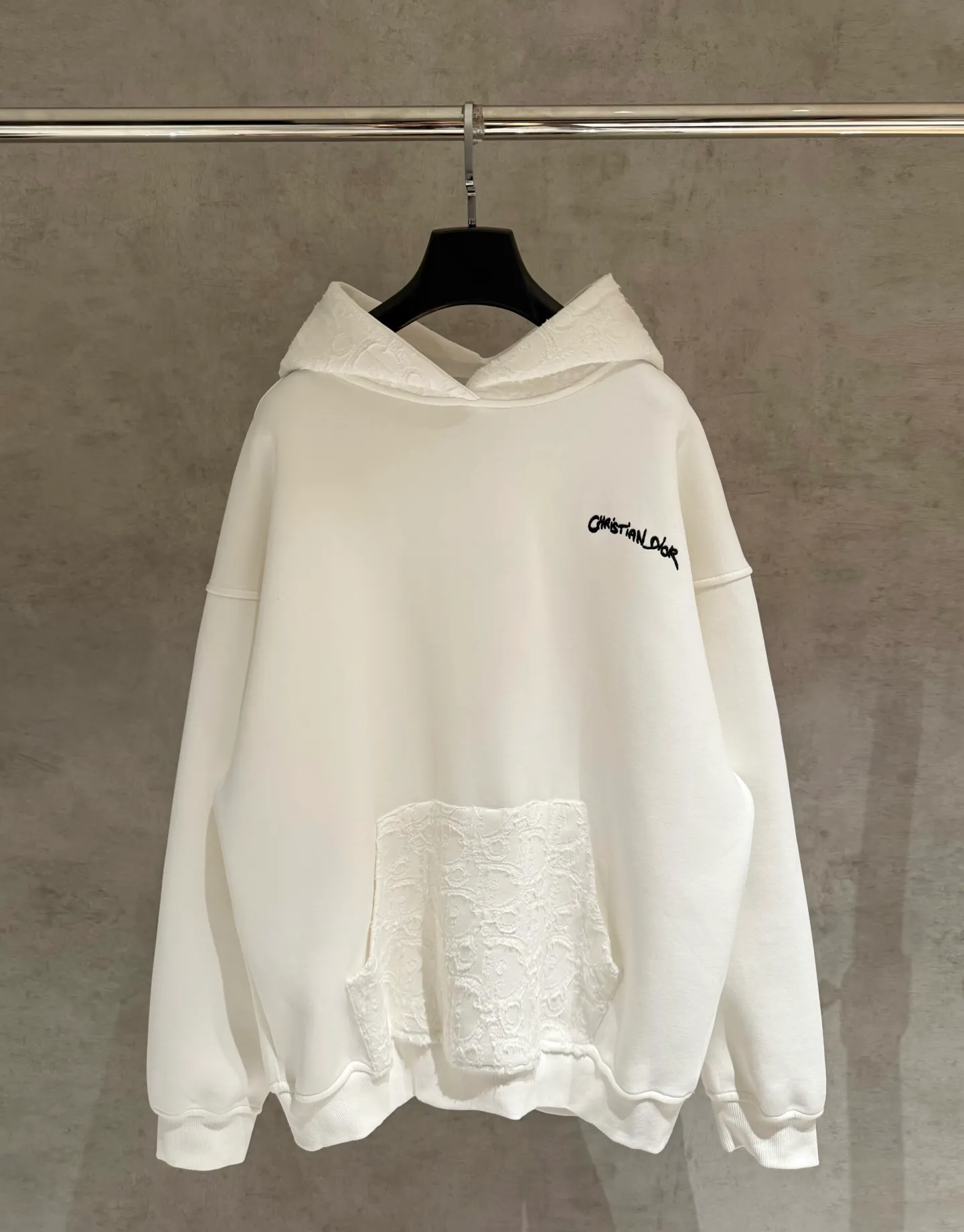 🅿️390 [Strict quality control] Dio* Dior's new long-sleeved hooded sweatshirt. The fabric is made of heavy 480g double yarn fabric. The whole garment is washed. The front and rear panels are laser-burned. The ready-to-wear wash is loose. The fabric is stiff and stylish. It does not deform or shrink. Color: black, white, floral gray. Size: M-2xl