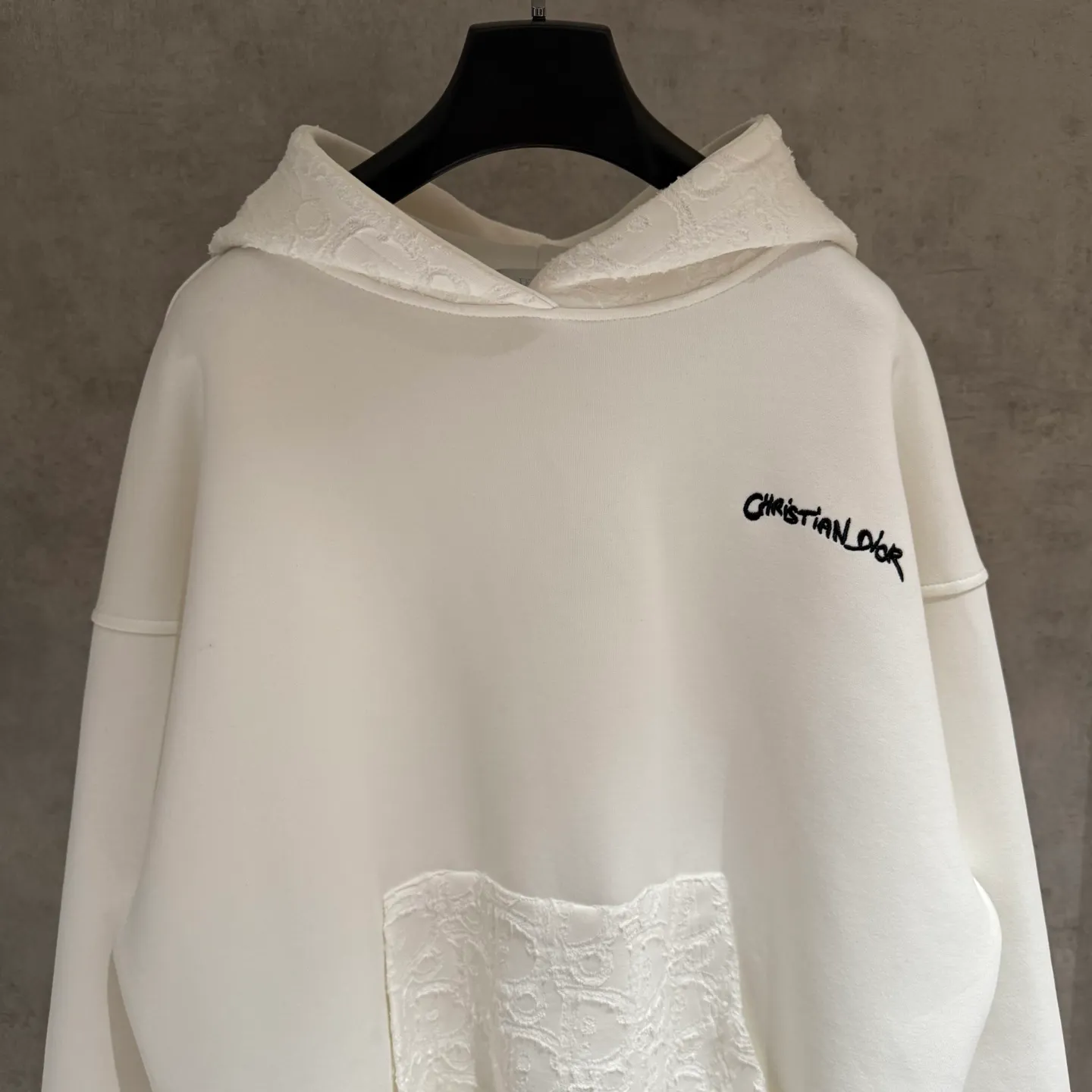 🅿️390 [Strict quality control] Dio* Dior's new long-sleeved hooded sweatshirt. The fabric is made of heavy 480g double yarn fabric. The whole garment is washed. The front and rear panels are laser-burned. The ready-to-wear wash is loose. The fabric is stiff and stylish. It does not deform or shrink. Color: black, white, floral gray. Size: M-2xl