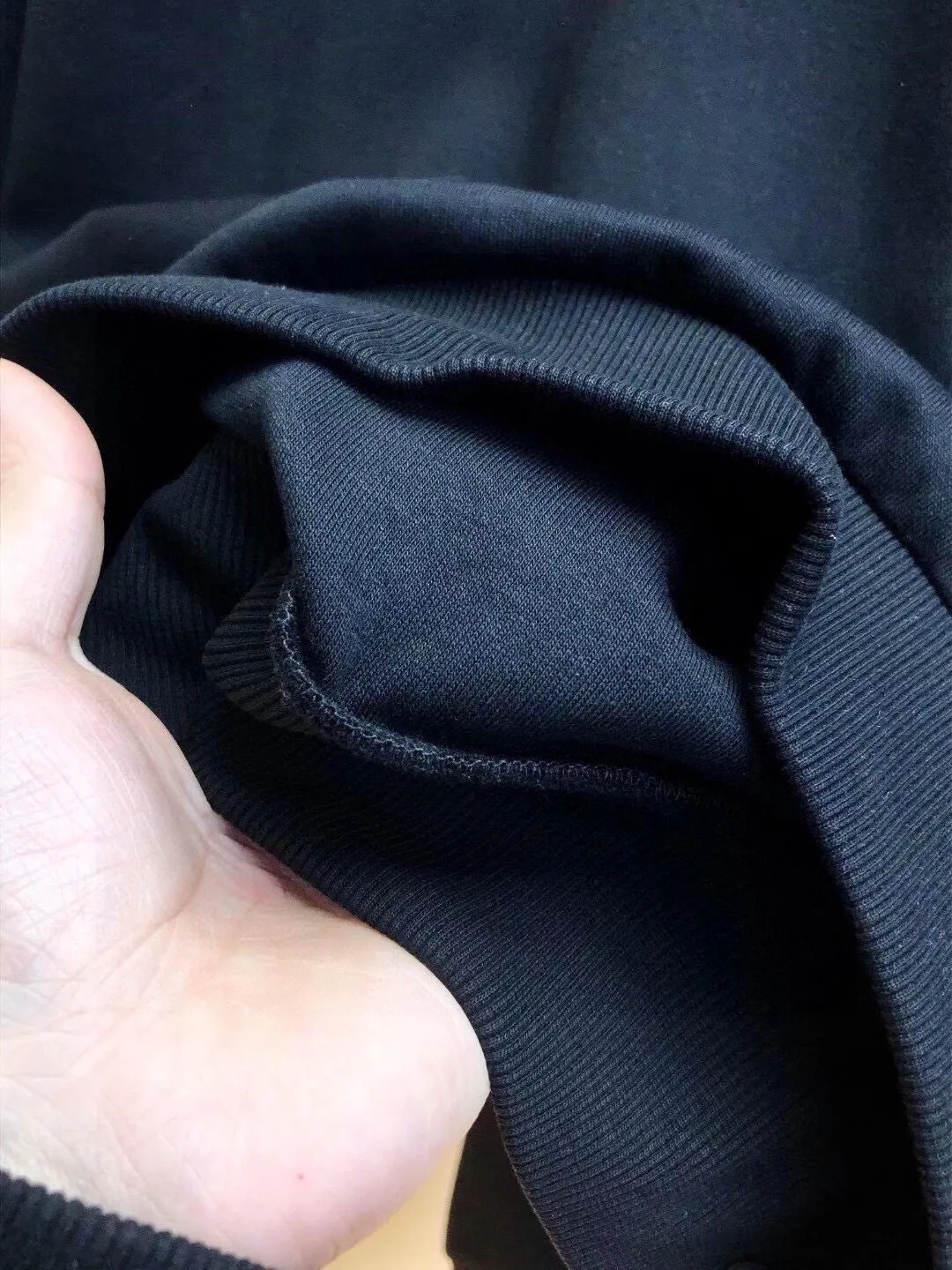 🅿️380 direct batch [DIOR Dior] (Fat Man Gospel) hot-selling suit is coming. Focus on the original version of the official website. 2025 new hot-selling sweatshirt suit. The original order is the best. 🇭🇰The meticulous work of top designers. Just for a fitting and perfect upper body effect. All-natural high-quality Roman cotton 100%, close-fitting comfort, noble and elegant! Original hardware embodies elegance and nobility! Counter size: M-5XL (maximum wear up to 220 pounds)