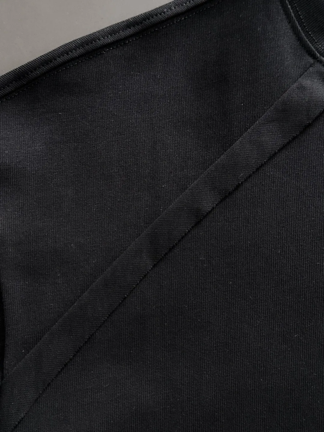 🅿️270 Shipped next day Dior 2025 summer new style (top quality, differentiated currency) The launch of short-sleeved special fabrics Summer catwalk style Exclusive style for men and women Made of imported custom dyed fabric Back neck chain bottom full shoulder bag No deformation or shrinkage when exposed to water SIZE: M to 3XL