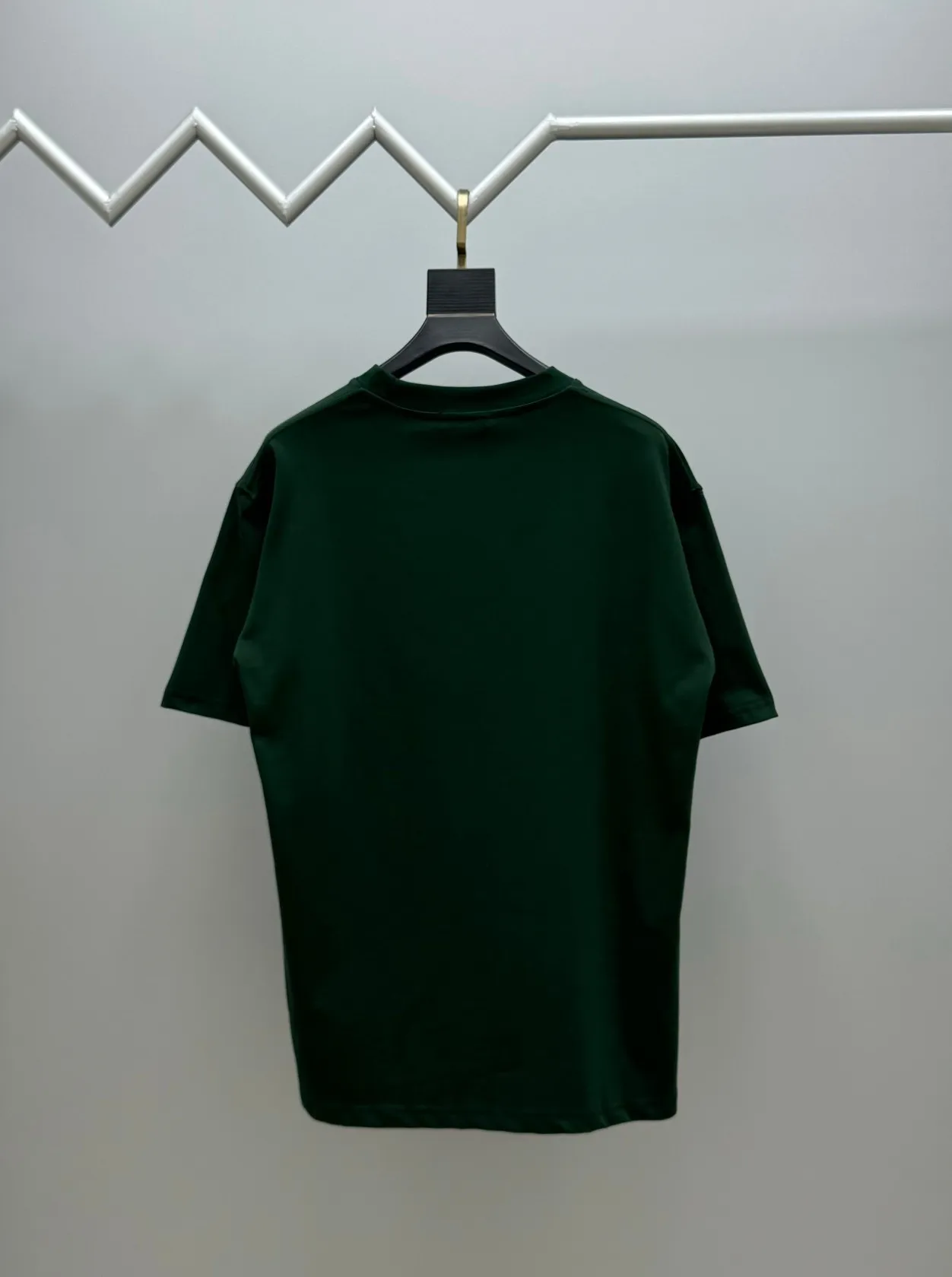 🅿️220 (top version, different currency) will not be taken off the shelves all year round, sell with confidence Style: Dior/DIO.R short-sleeved T-shirt Fabric: 300g heavy double yarn 100% cotton Rib: 320g heavy Sorona 1*1 trendy brand Craftsmanship: imported machine embroidered logo Color: white Imperial green Size: XS S M L No gender distinction, same style for men and women