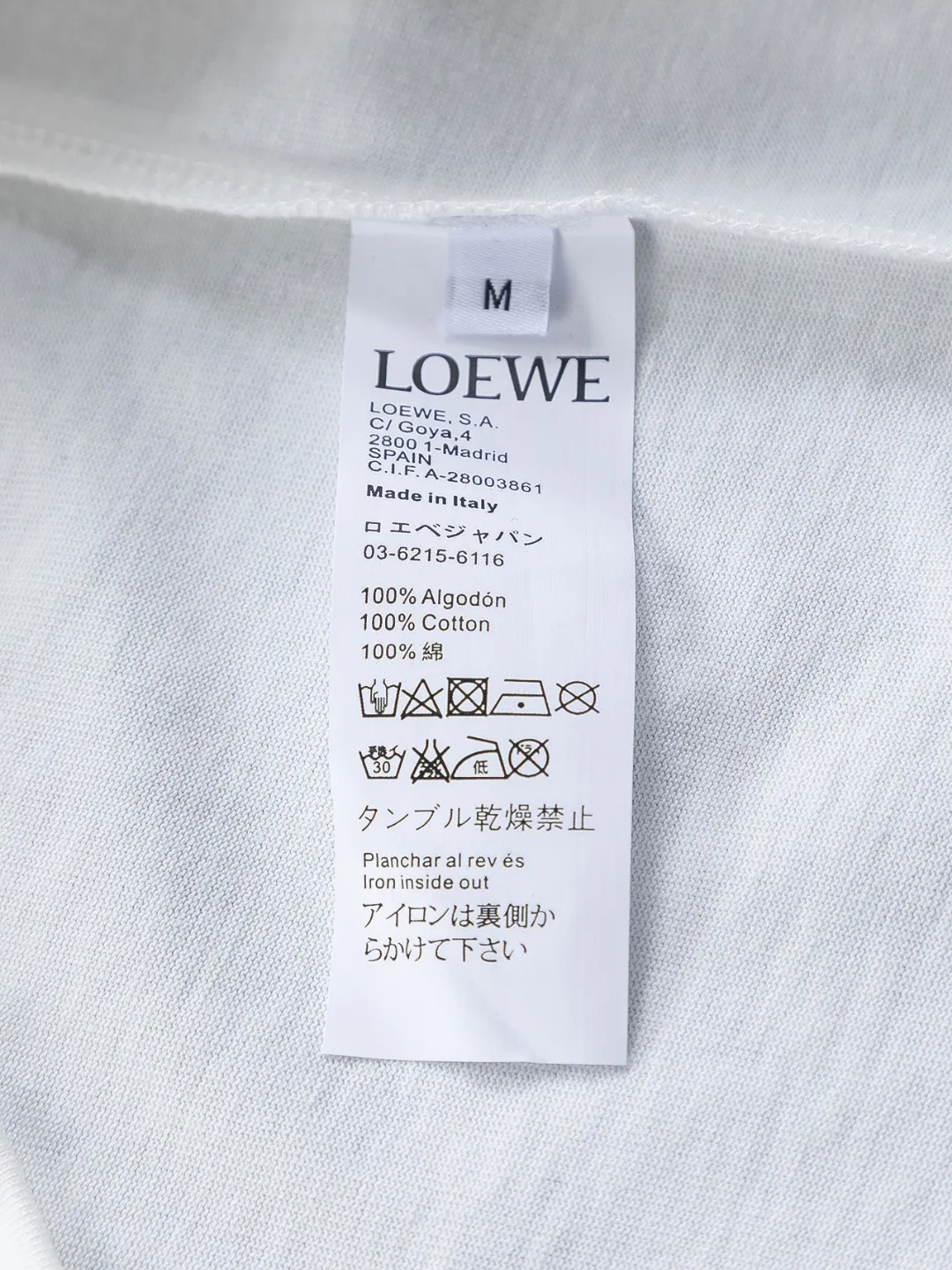 🅿️190 DIOR Dior Dior CD Micro wide version S-XL Dior 26ss official website never fails, permanent boutique LOEWE The cat logo embroidery pattern on the chest is full of details, full of childishness and artistic sense. It is made of 320g high-quality pure cotton, with an S-pattern round neck and topstitching. It is unique. Customized accessories, and the whole body is customized and developed according to the Y board... It has three labels and can control various styles, paying tribute to Dior's historic year! Coupled with the blessing of full-flower cotton material, both the upper body comfort and the existence are unparalleled. It can be said to be a must-have companion in summer. The excellent breathability and comfortable wearing feeling are unparalleled~ Recommended! ! Same style for men and women! Color: Black White Pink Size: S-XL Size chart: S: Shoulder width 50-Bust 56-Length 70 M: Shoulder width 52-Bust 57-Length 72 L: Shoulder width 54-Bust 59-Length 74 XL: Shoulder width 56-Bust 62-Length 76