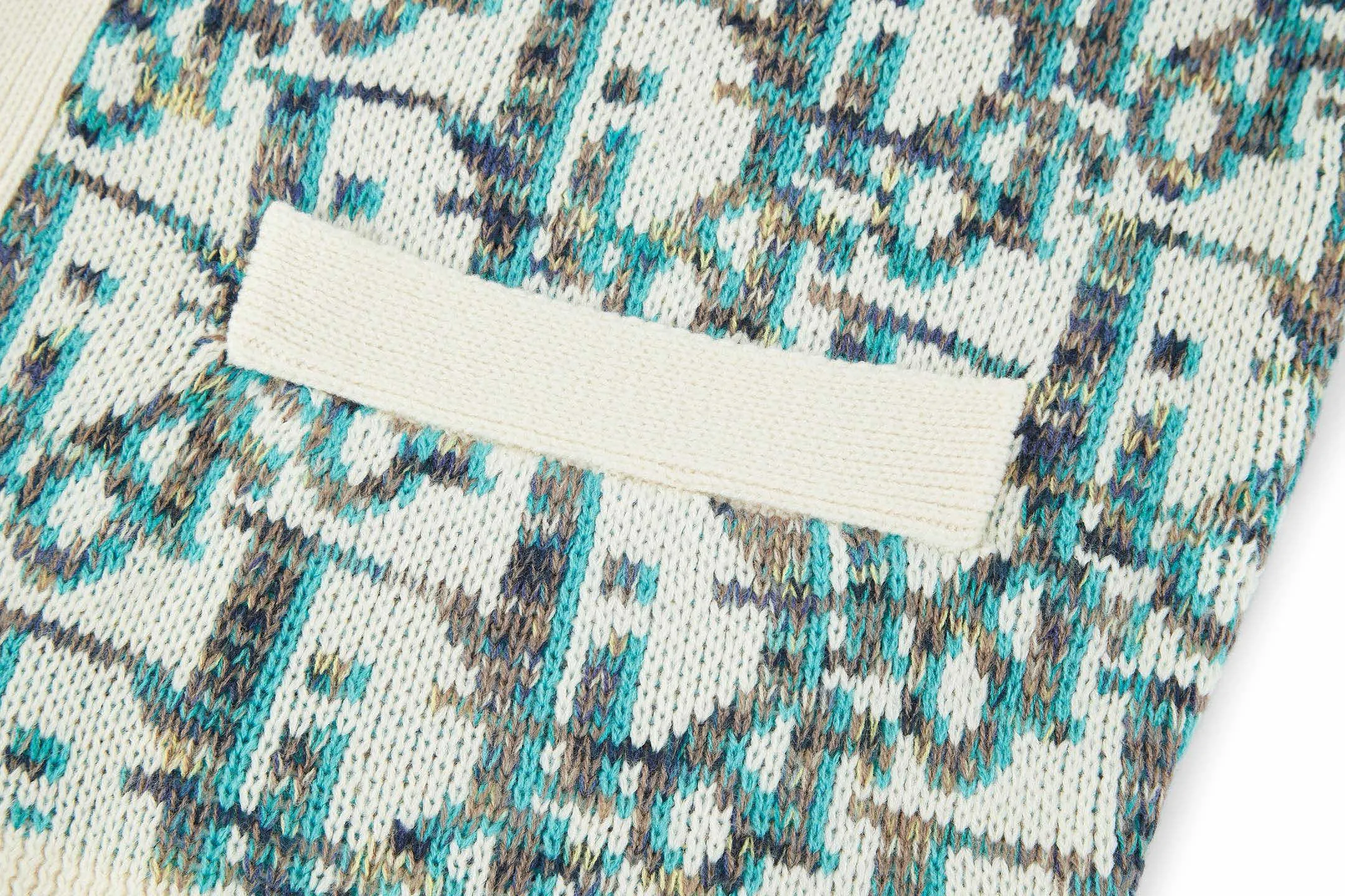 🅿️520 [Exclusive supply] CD 25SS all-over printed jacquard sweater cardigan The national specialty brand purchased the ZP operation for 15,500 yuan. The yarn is made of fixed dyed blue, beige, yellow, and brown yarns, and 100% wool yarn is twisted into strands. The imported 7-needle jacquard craft yarn is clear and textured, with obvious wool fiber on the surface. The special hemless design matches the macaron color to make the upper body perfect. The whole body is jacquard. The buttons are made of natural molded and engraved logo horn buttons. Each letter is in position to distinguish the wrong version on the market. Size:S-M-L