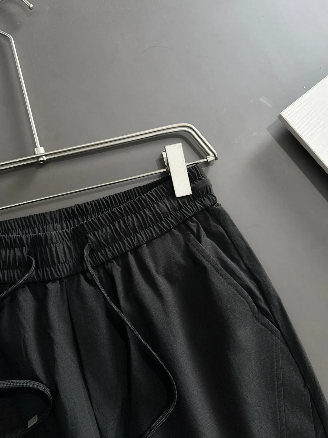 🅿️400 next day shipping DIOR 2025 spring and summer new elastic band casual pants, thin counter custom fabrics, high breathability and comfort, impeccable details, brand element design concept, reflecting high quality. It feels delicate and soft! It presents a casual cut and the upper body shape is great! Size: M-4XL