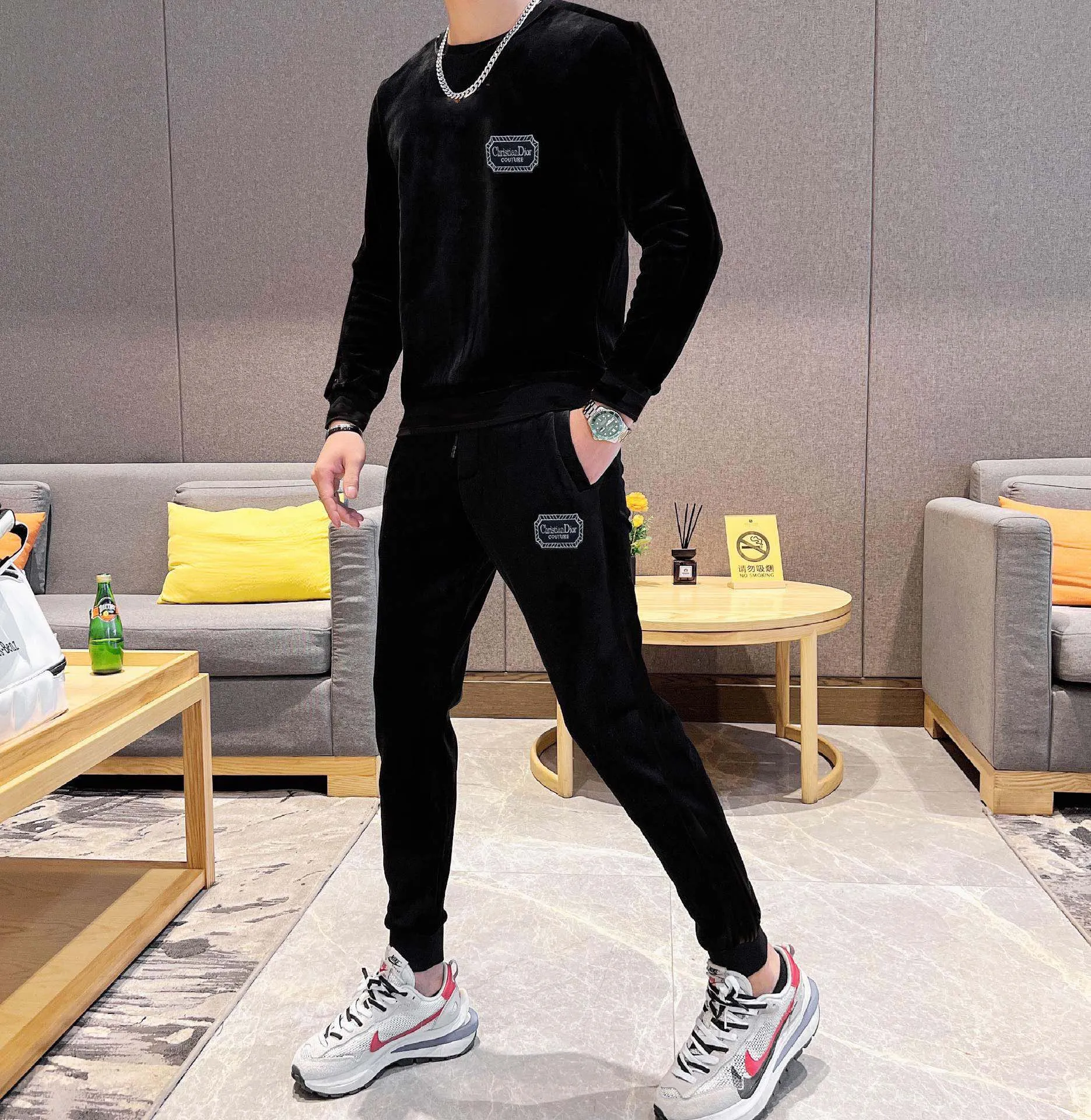 🅿️420 [DIOR Dior] (Double-sided gold velvet) hot-selling suit is coming. Focus on the original version of the official website. 2025 new hot-selling gold velvet suit. The original order is the best. 🇭🇰 Dedicated to the meticulous work of top designers, it is a fitting and perfect upper body effect. 100% natural high-quality gold velvet, close-fitting comfort, noble and elegant! Original hardware embodies elegance and nobility! Counter size: M-4XL (up to 200 pounds)