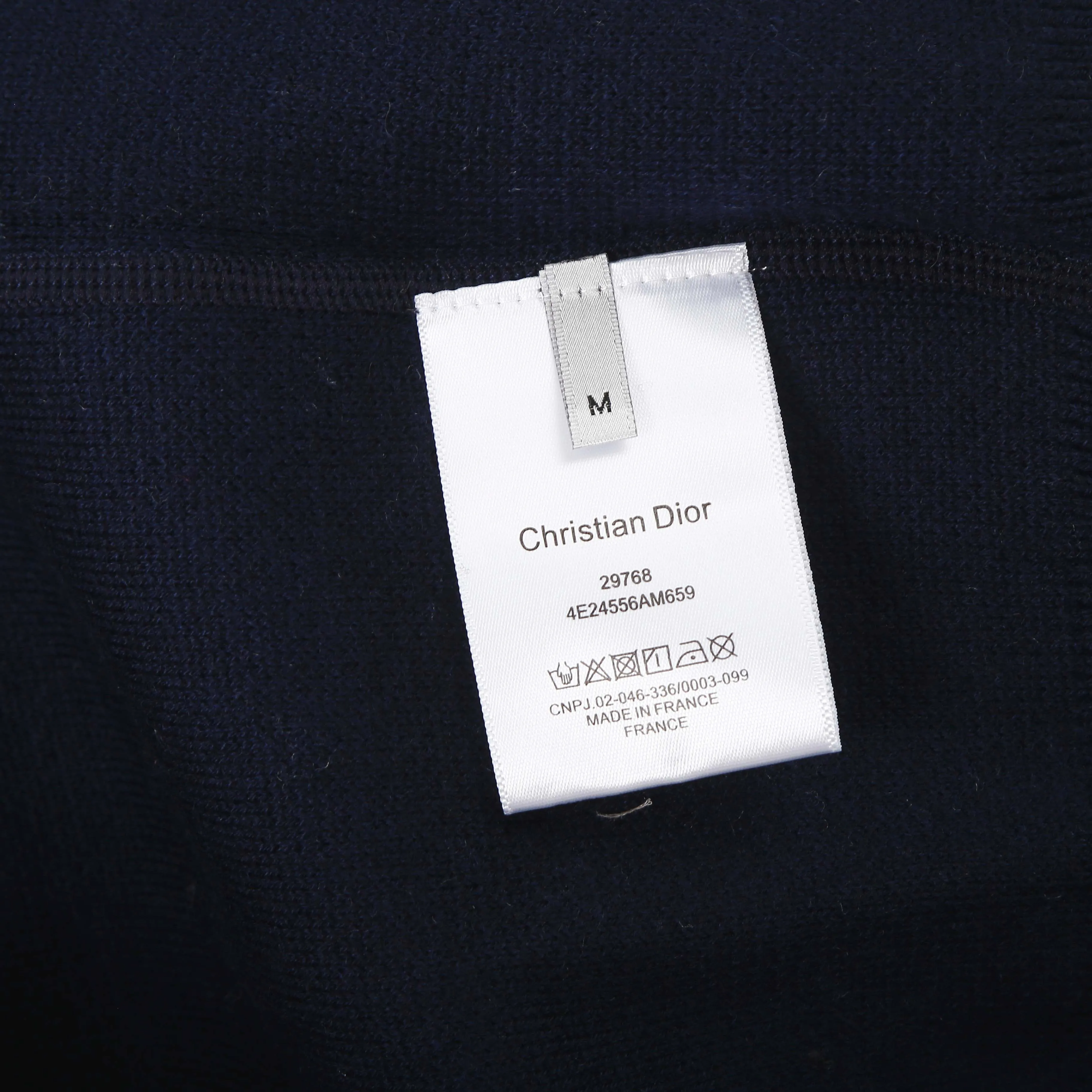 🅿️500 (top version) Dior’s popular double-sided presbyopic all-over logo printed couple’s zipper hooded knitted sweater jacket Classic presbyopic double-sided wool cashmere hooded cardigan Top-grade imported cashmere fabric Made with imported knitting machines Skin-friendly and non-stitching No pilling Very soft to the touch Super comfortable Fashionable and individual Super versatile and good-looking hooded knitted sweater Suitable for both men and women A must-have item Can be compared with market quality Packaging Tag Collar label: washed wheat, three labels complete Color: blue, gray Size: S M L XL Model: D8968