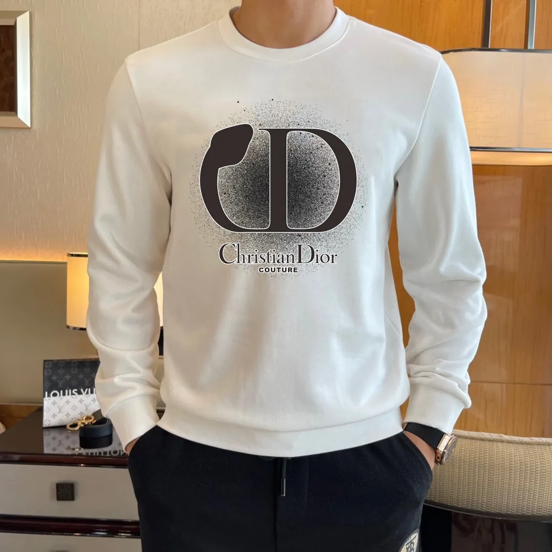 🅿️220 brand [DIOR Dior] (good news for fat people) 2025ss autumn latest long-sleeved round-neck sweatshirt, on sale simultaneously on the official website. Refreshing and breathable. Made of top Tencel Roman. Comfortable and soft. 3D three-dimensional clarity. Super fashion sense. Great for gifting and keeping for yourself. Size: M-5XL (can wear up to 220 pounds)