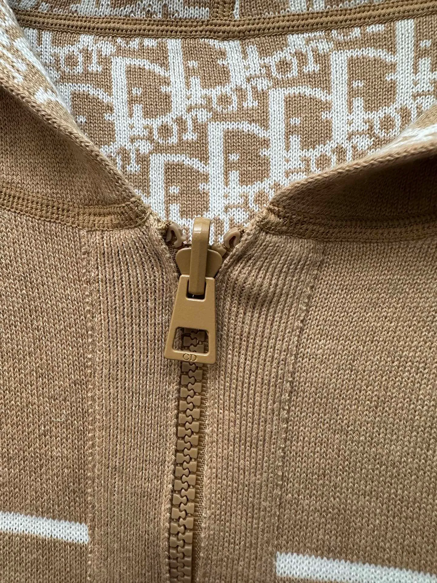 🅿️540 Dior 25ss new autumn and winter all-print hooded cardigan, classic letter logo jacquard embellishment, classic letter logo old flower jacquard decoration yb open mold letter CD zipper decoration Size: S M L XL