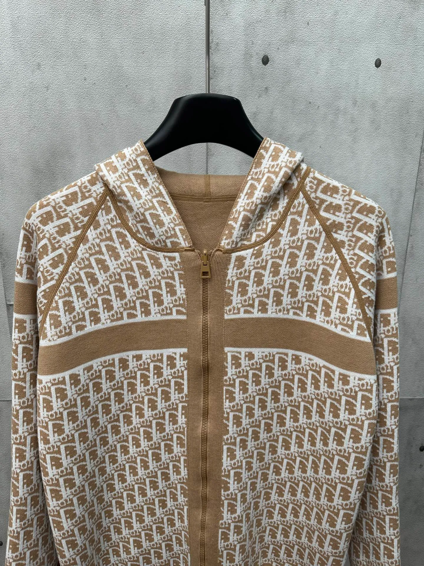 🅿️540 Dior 25ss new autumn and winter all-print hooded cardigan, classic letter logo jacquard embellishment, classic letter logo old flower jacquard decoration yb open mold letter CD zipper decoration Size: S M L XL