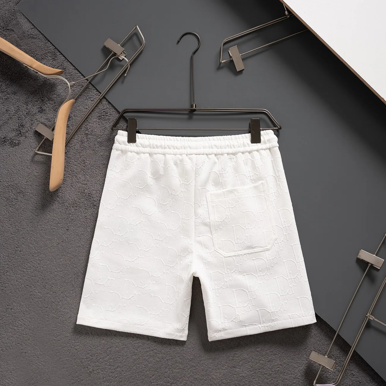 🅿️140 #Z0011 [Restock all year round] Dior Dior knitted embroidered shorts are ultra-high-end quality embroidered, made with double-pressing technology, original replica, three-dimensional foam printing, the latest Alphabet LOGO pattern design, the knitted fabric is stiff and solid, fashionable and urban, the first choice for home and travel! Color: Black White Size: M L XL XXL XXXl