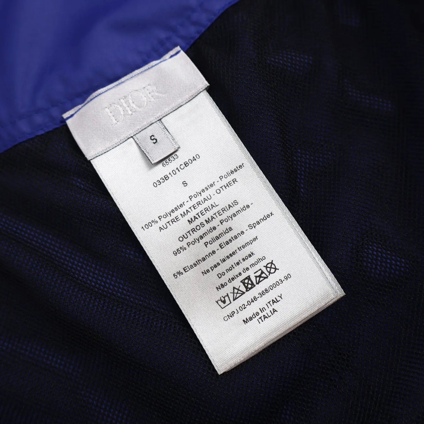 🅿️330 [Exclusive supply] CD small embroidered cargo shorts (blue). The original version was purchased and developed for 6499. It is carefully made of rley ocean astic technology fabric. This fabric is made of recycled materials. Paired with classic CD embroidery, with drawstrings and side flap pockets, the fabric is comfortable and soft, and the colors are consistent with no color difference. It can be matched with the same style to create a fashionable look, and can be used in various occasions. Customized accessories, complete with three labels, the same style for men and women. Size:S-M-L-XL
