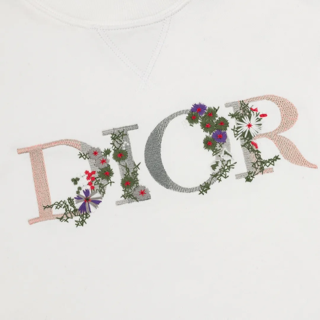 🅿️500 DIOR/Dior Gradient floral letter embroidery round neck sweatshirt, custom-woven and dyed fabric, customized triangle thread on the neck + thread on both sides, imported Tajima embroidery on the chest, letter pattern base + partial floral embroidery after gradient dyeing process, three-label accessories and hardware are all molded and customized Size: XS-L