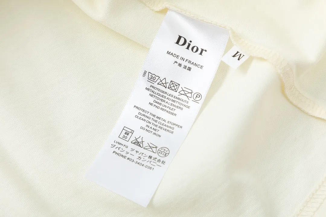 🅿️170 Dior Dior joint stone island series 2025 new three-dimensional silicone letter logo Uniform short-sleeved T-shirt for men and women ·Customized 280 grams of 100% double yarn pure cotton fabric ·Defined dyeing of 32 double-strand threads ·Laser three-dimensional convex glue technology ·Collar label, hangtag, main mark and three complete labels Color: apricot Size: XS S M L
